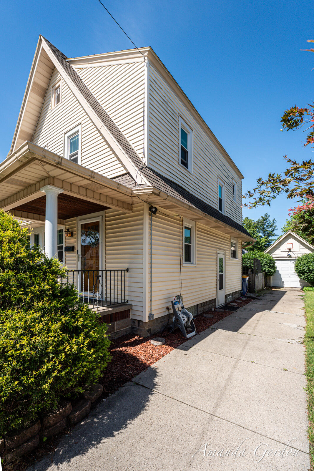 2101 Paris Avenue SE Grand Rapids MI 49507