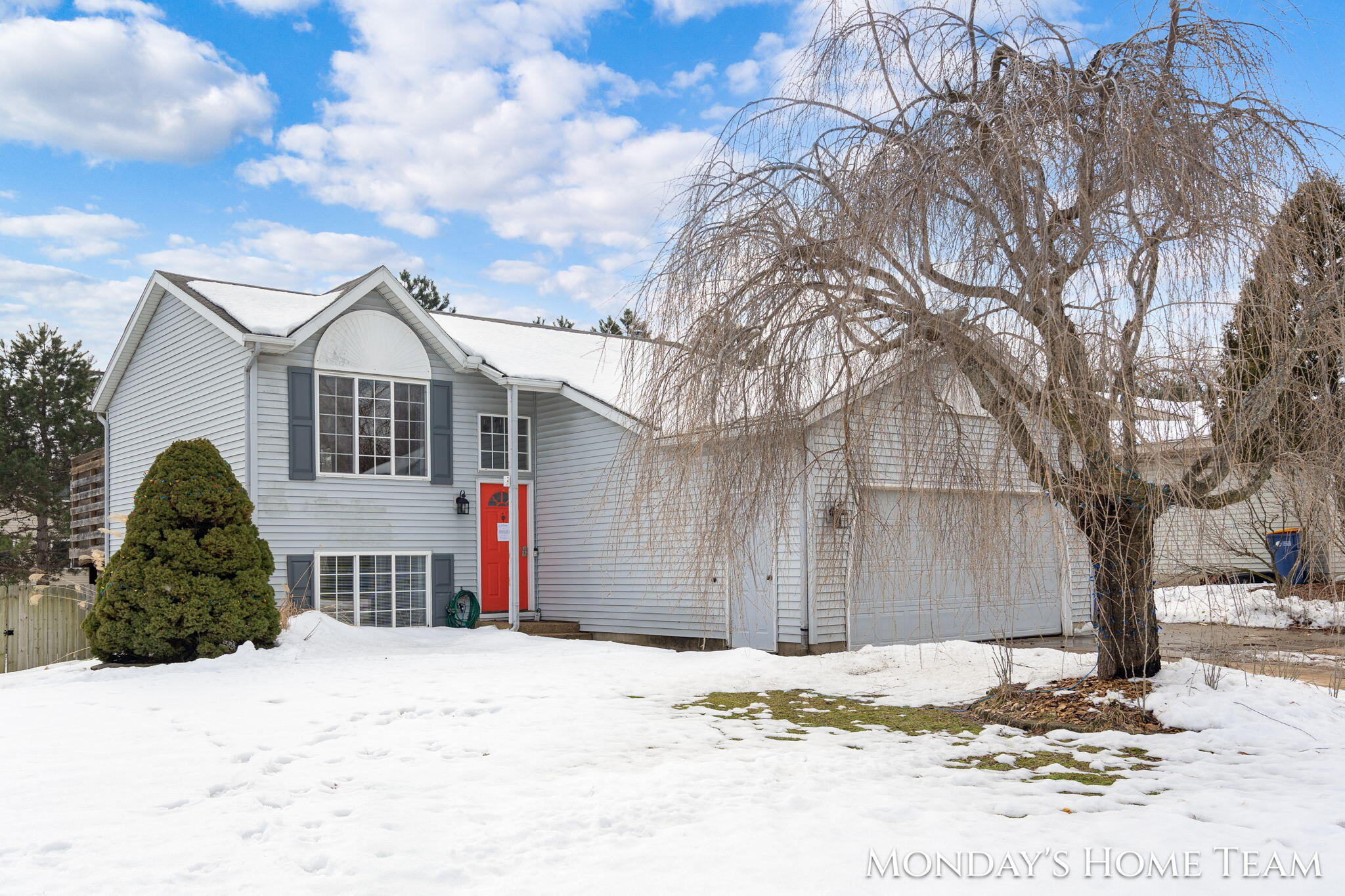 3334 Hazelnut Drive NW Grand Rapids MI 49504