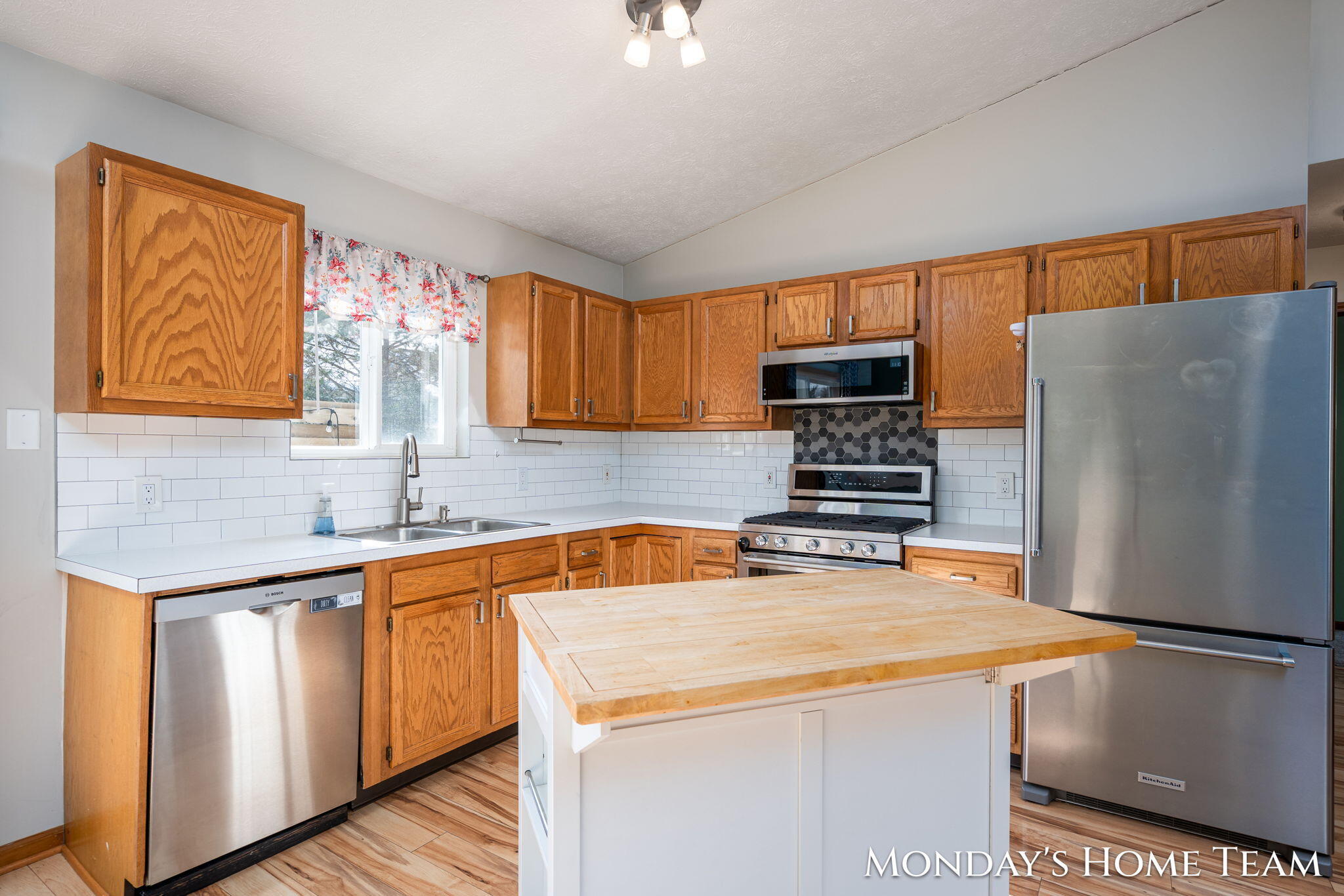 3334 Hazelnut Drive NW Grand Rapids MI 49504