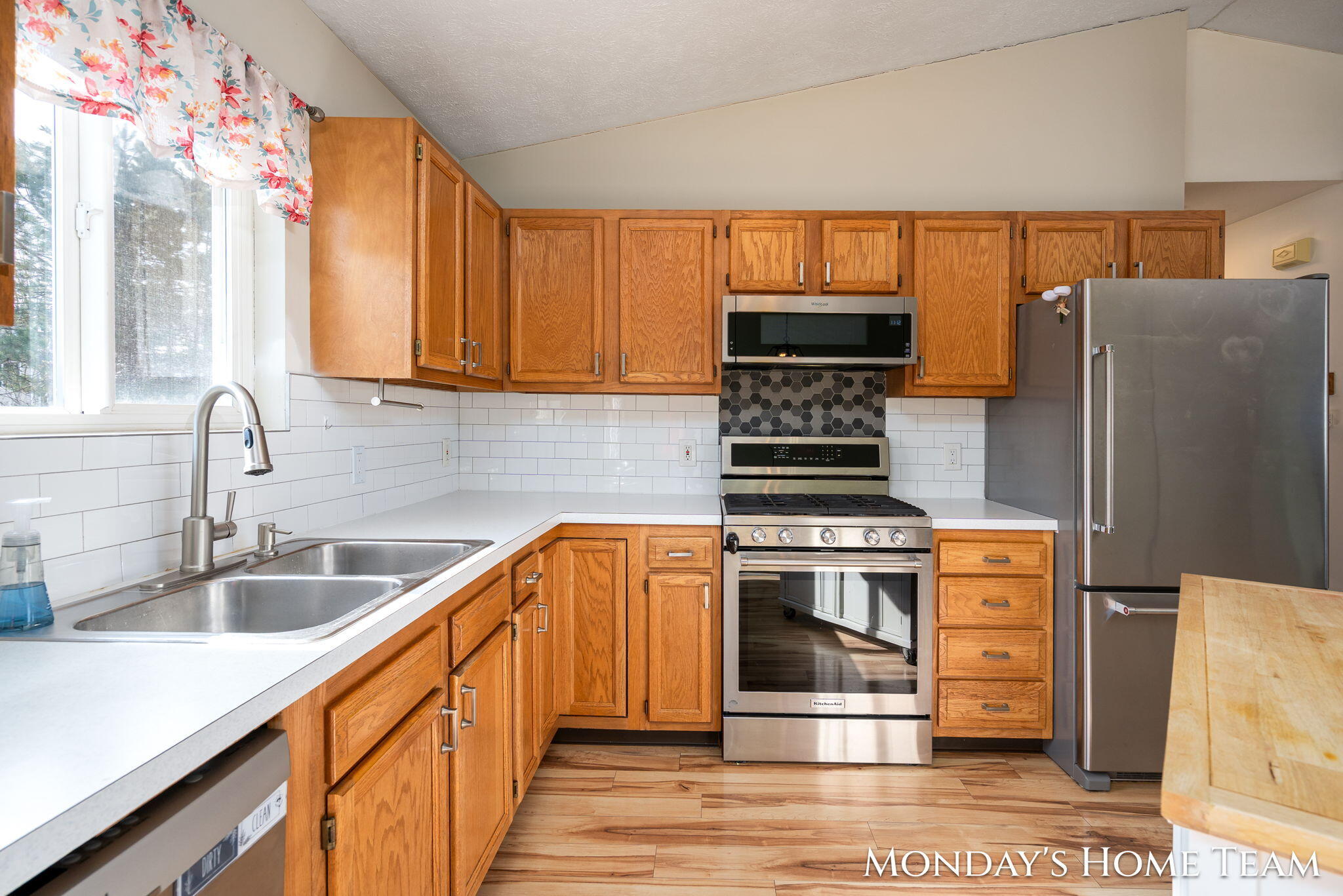 3334 Hazelnut Drive NW Grand Rapids MI 49504