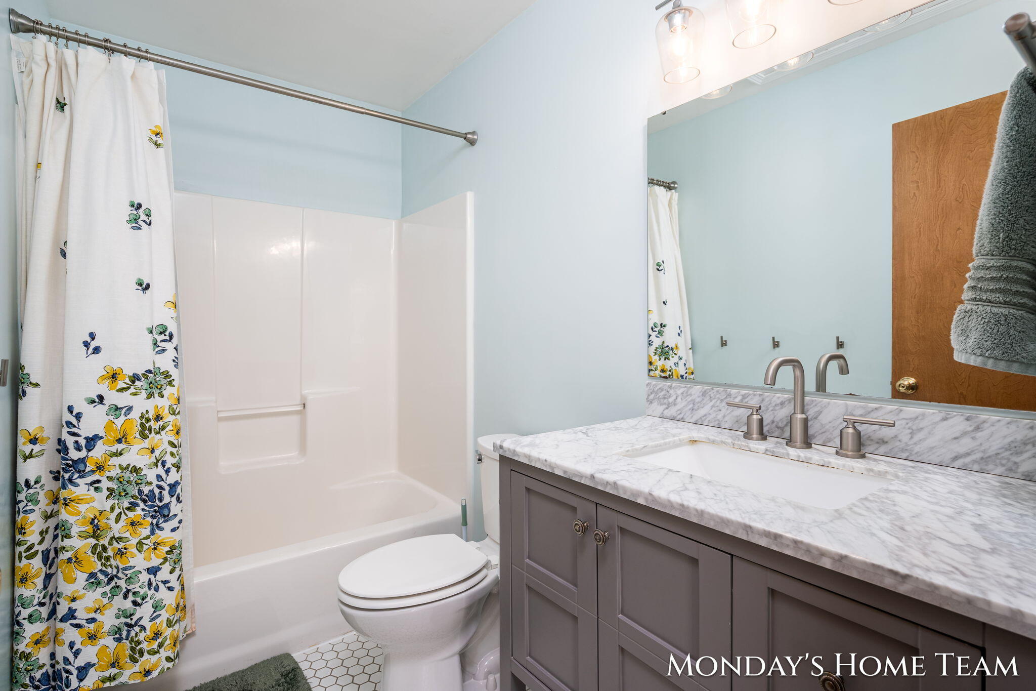 3334 Hazelnut Drive NW Grand Rapids MI 49504