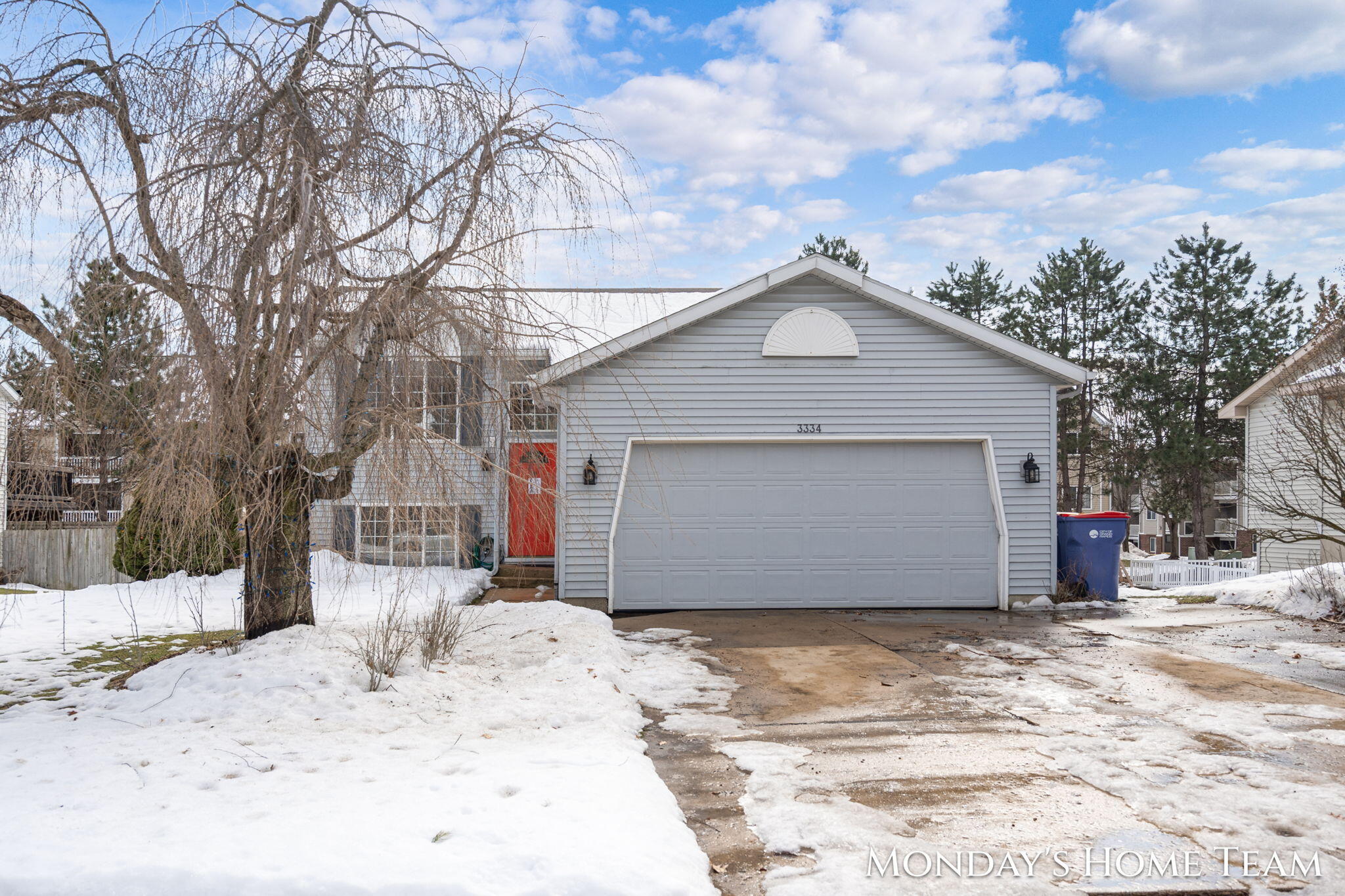 3334 Hazelnut Drive NW Grand Rapids MI 49504