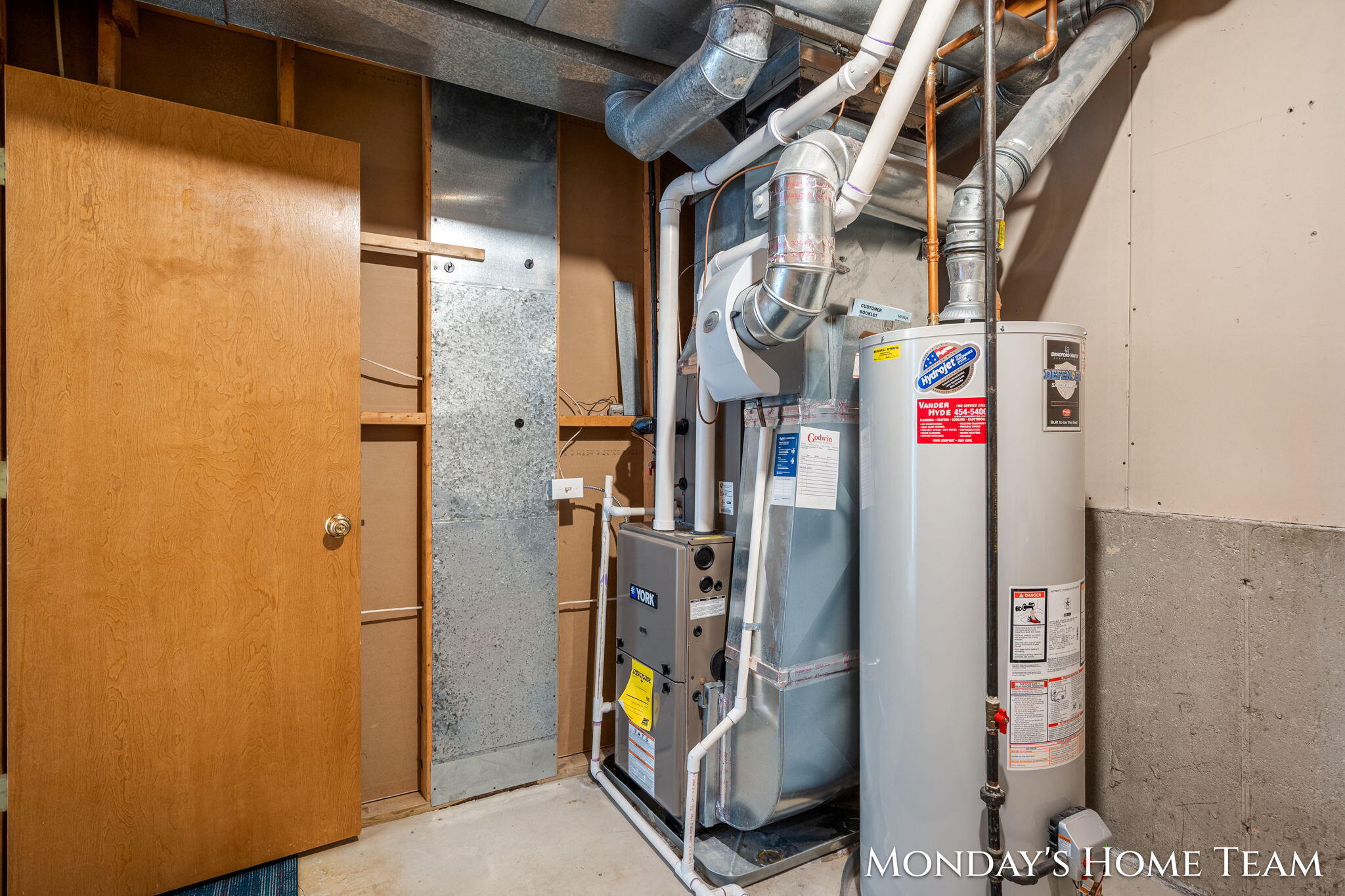 3334 Hazelnut Drive NW Grand Rapids MI 49504