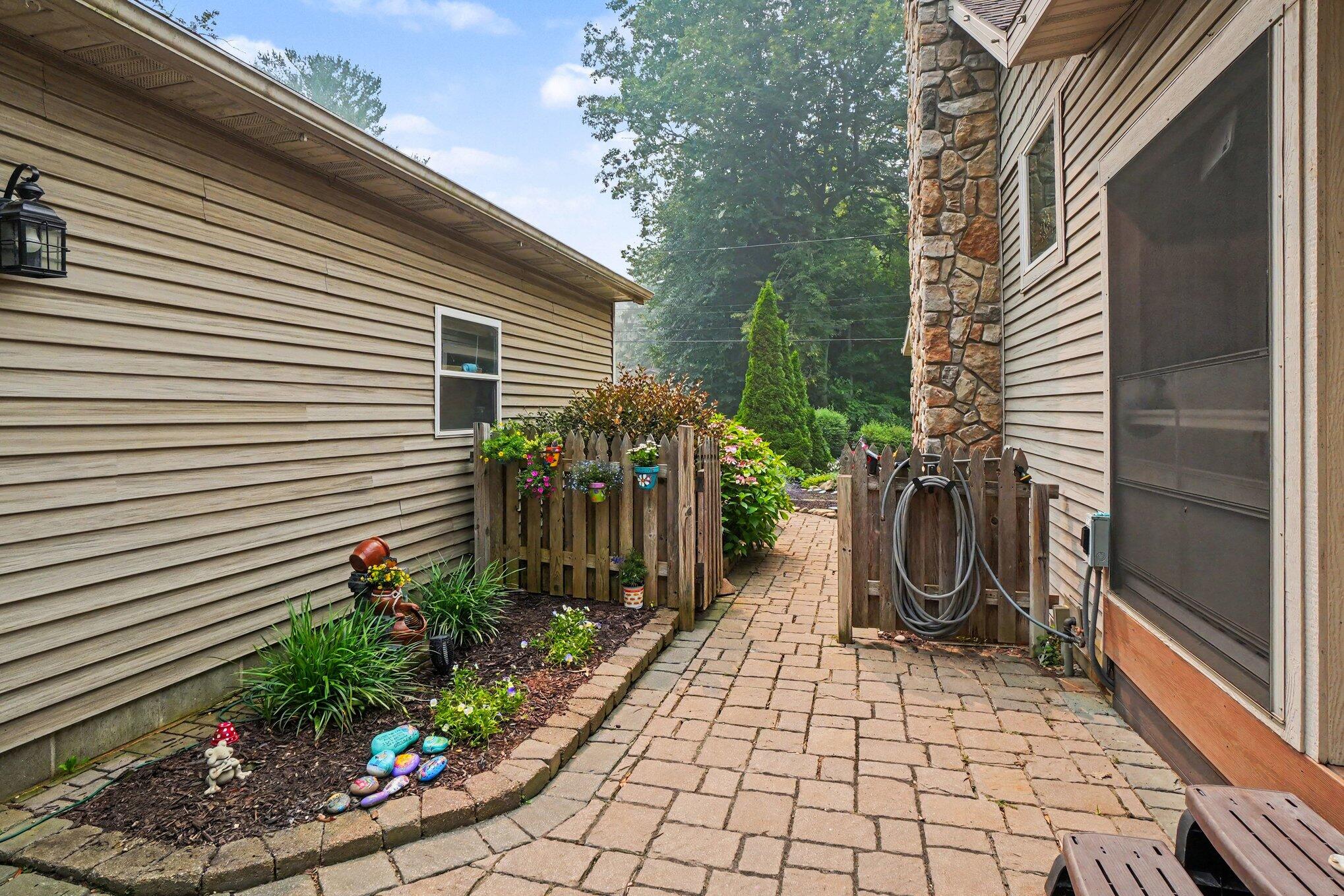 5359 Riverside Drive Coloma MI 49038
