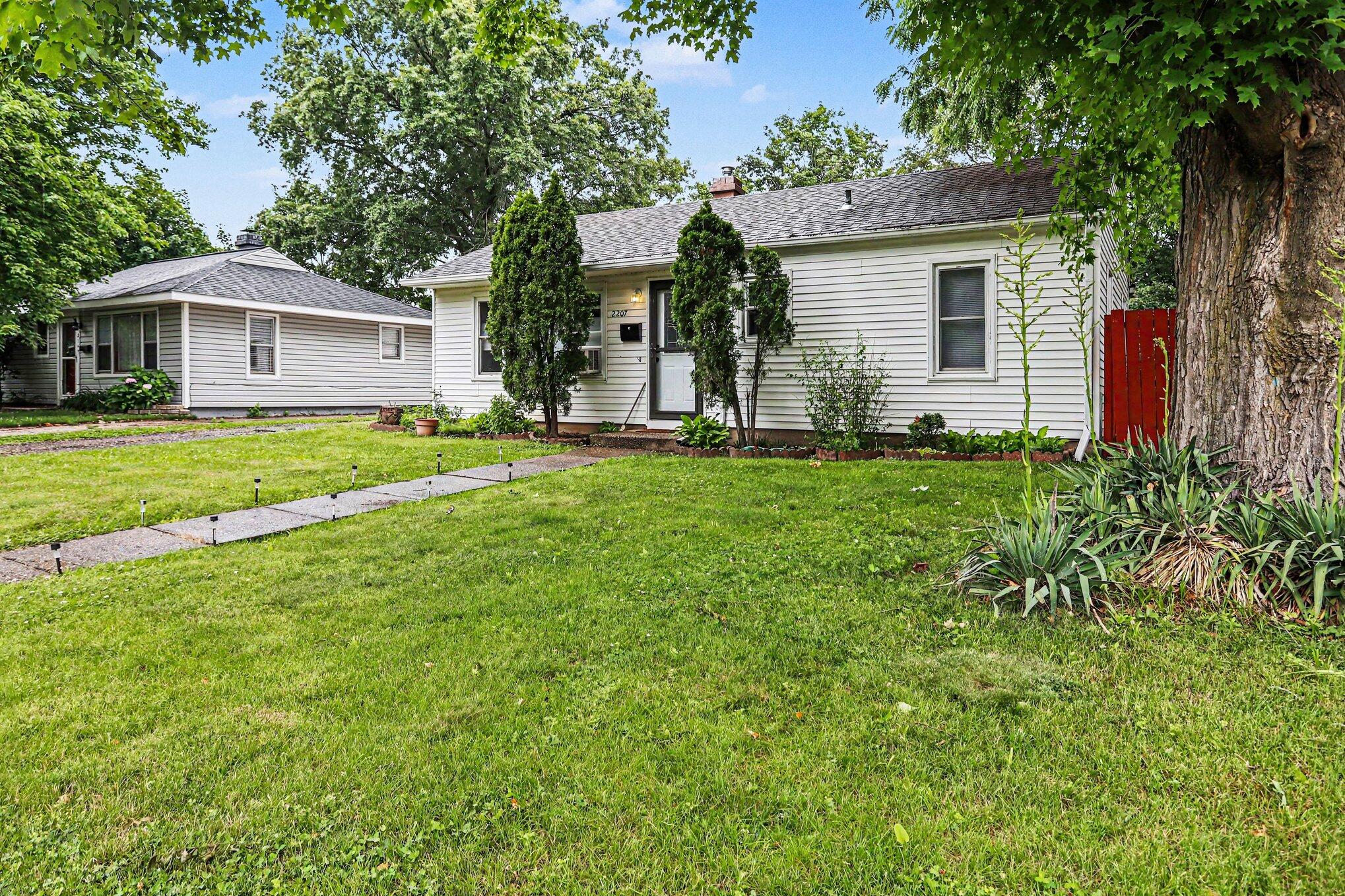 2207 Homecrest Avenue Kalamazoo MI 49001