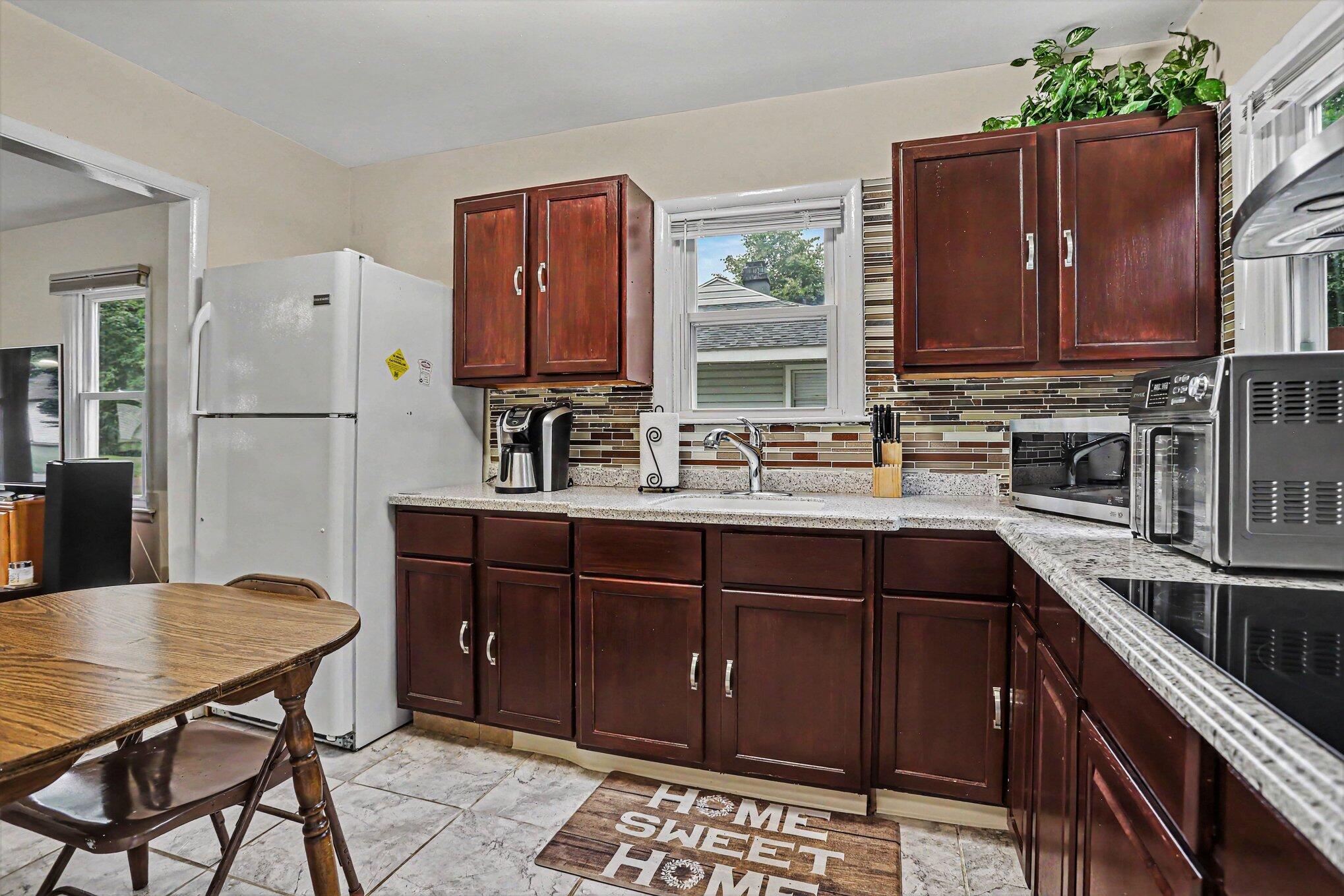 2207 Homecrest Avenue Kalamazoo MI 49001