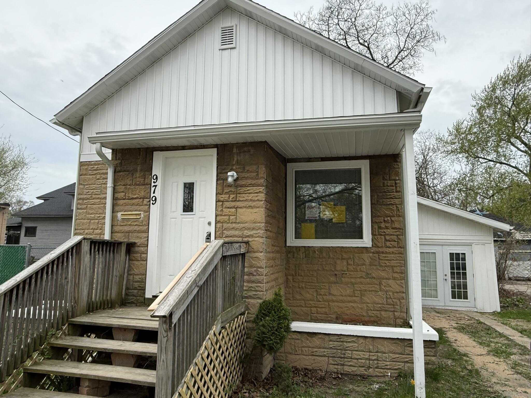979 Scott Street Muskegon MI 49442