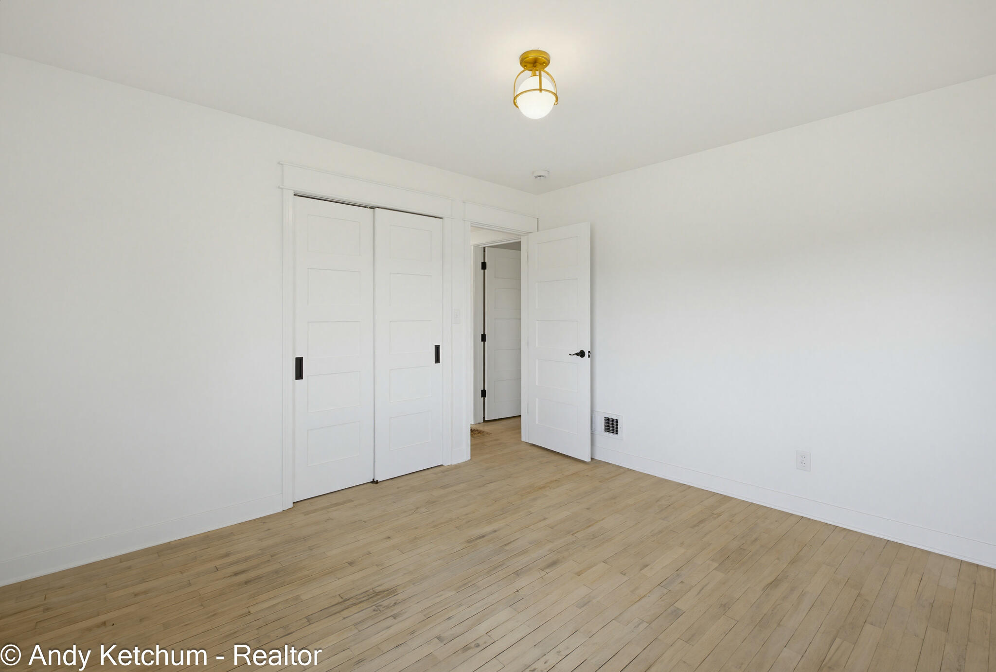 315 W 40th Street Holland MI 49423