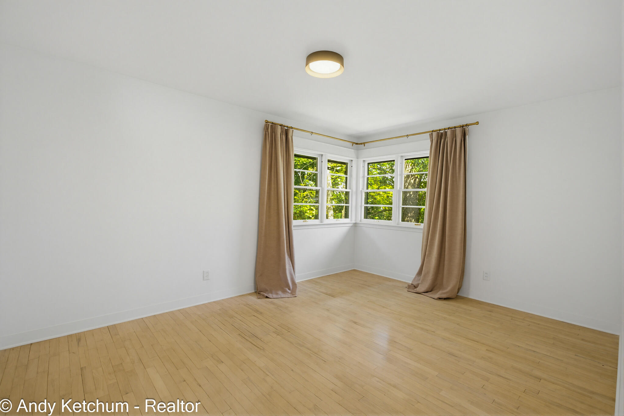 315 W 40th Street Holland MI 49423