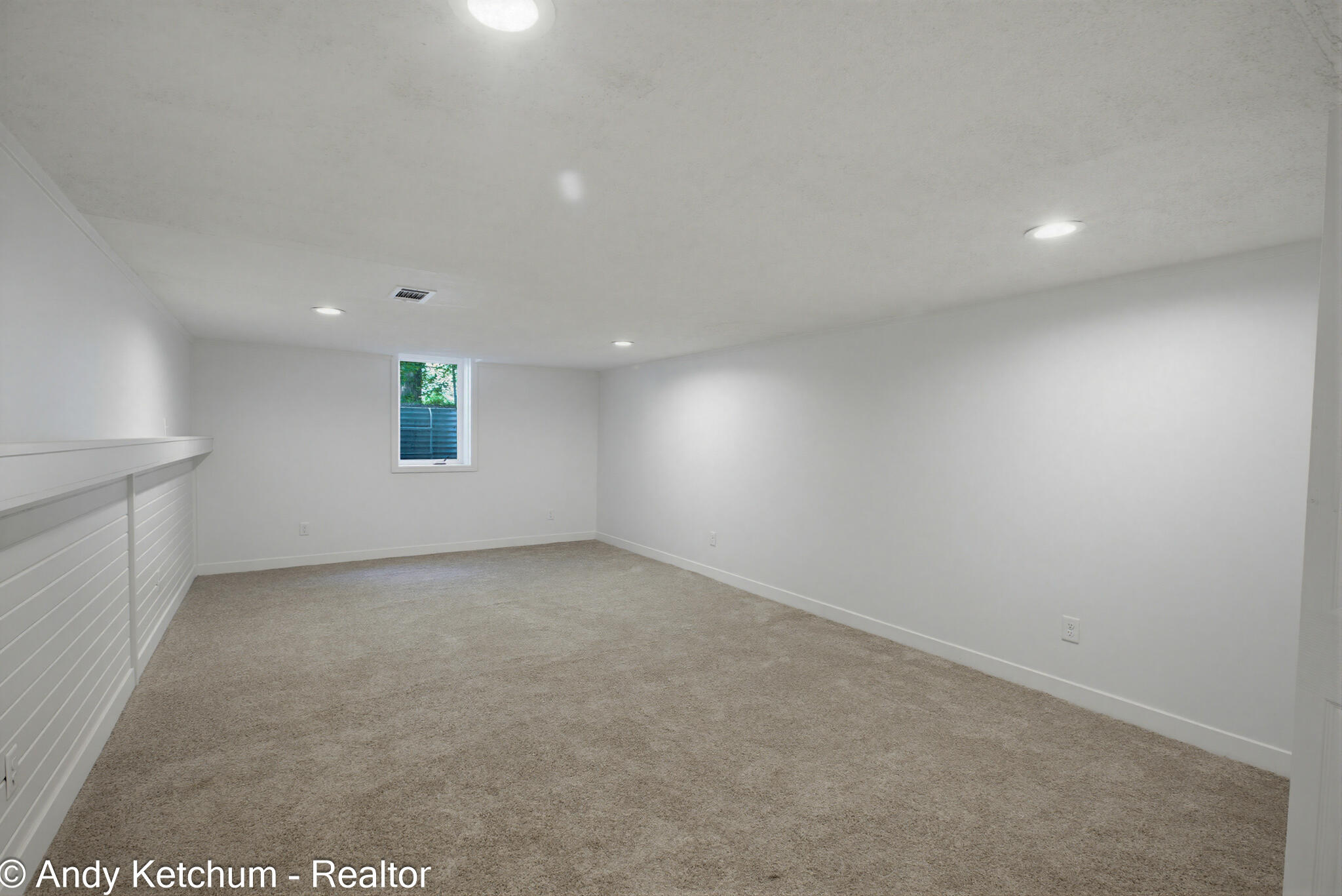 315 W 40th Street Holland MI 49423