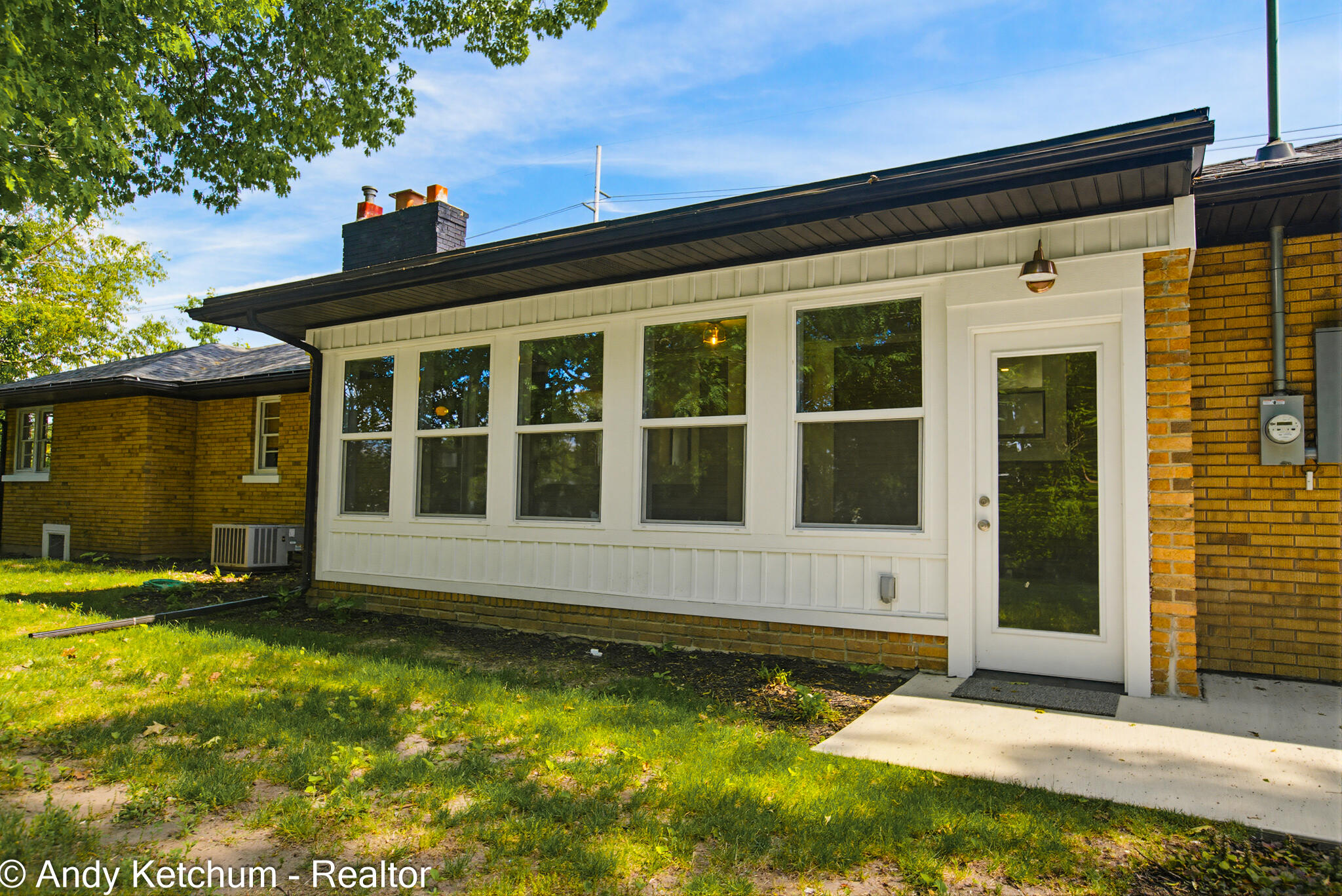 315 W 40th Street Holland MI 49423