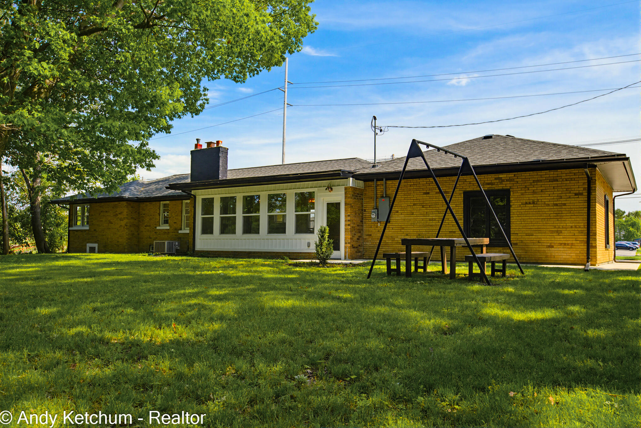 315 W 40th Street Holland MI 49423