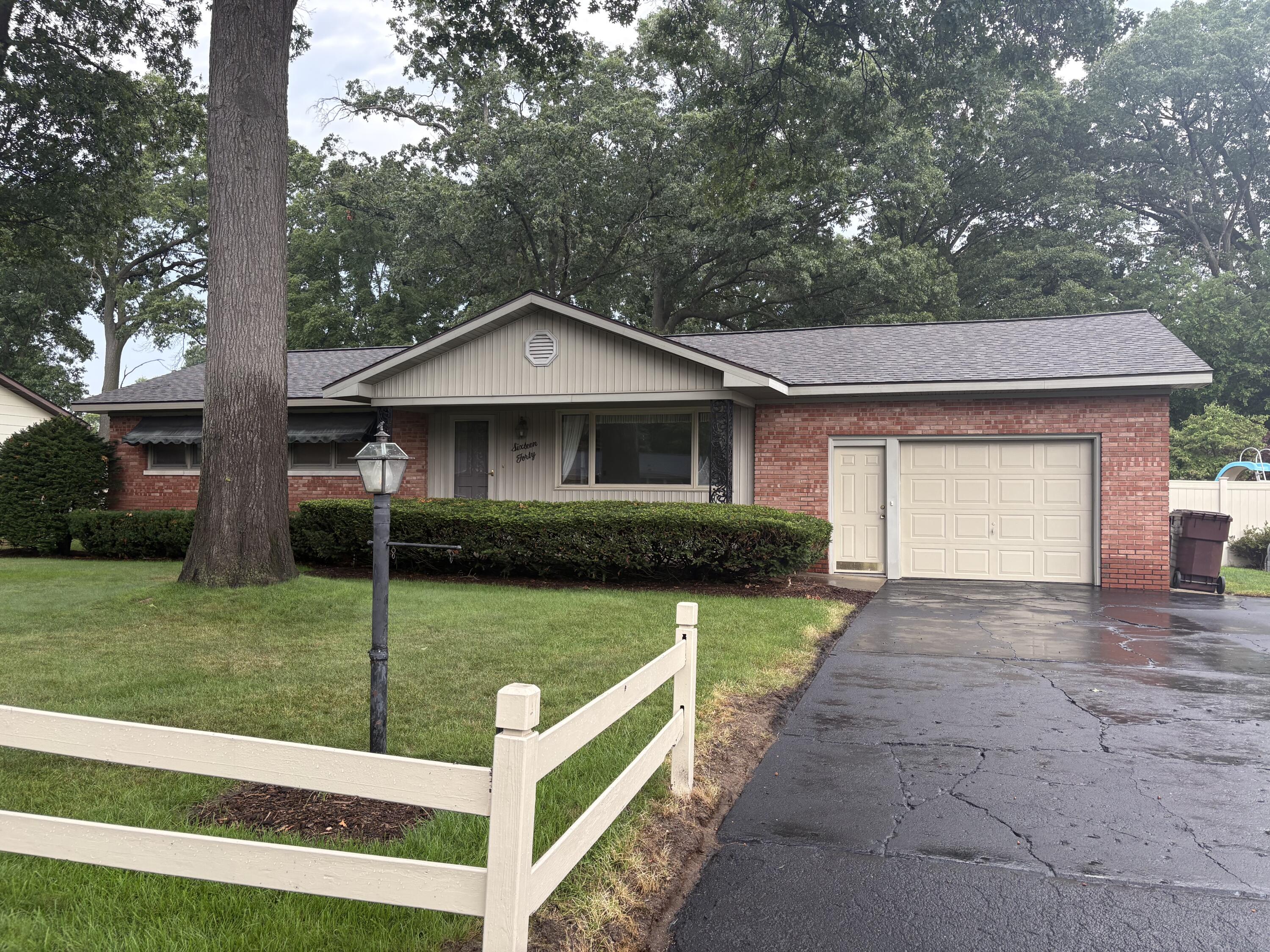 1640 Sauter Street Muskegon MI 49442
