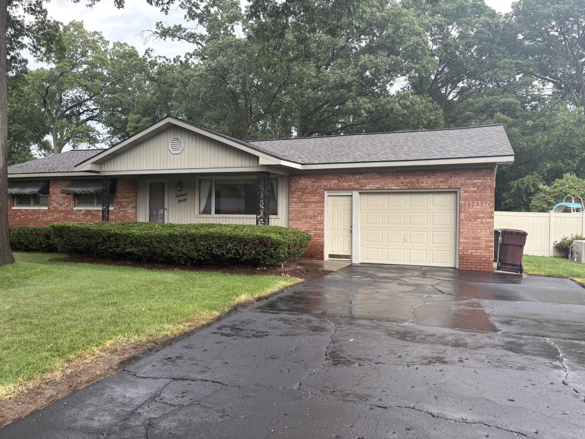 1640 Sauter Street Muskegon MI 49442