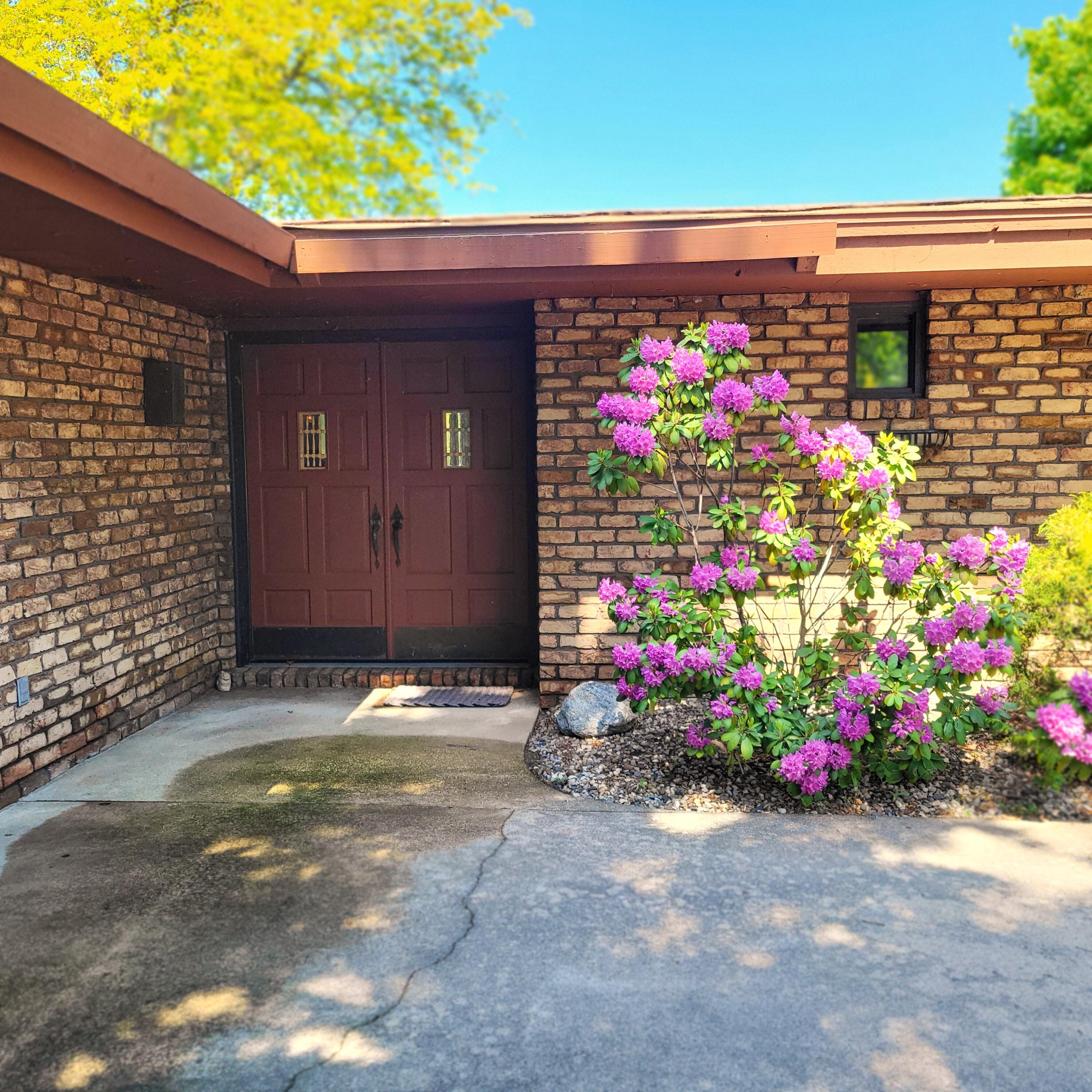 1519 Moccasin Trail Benton Harbor MI 49022