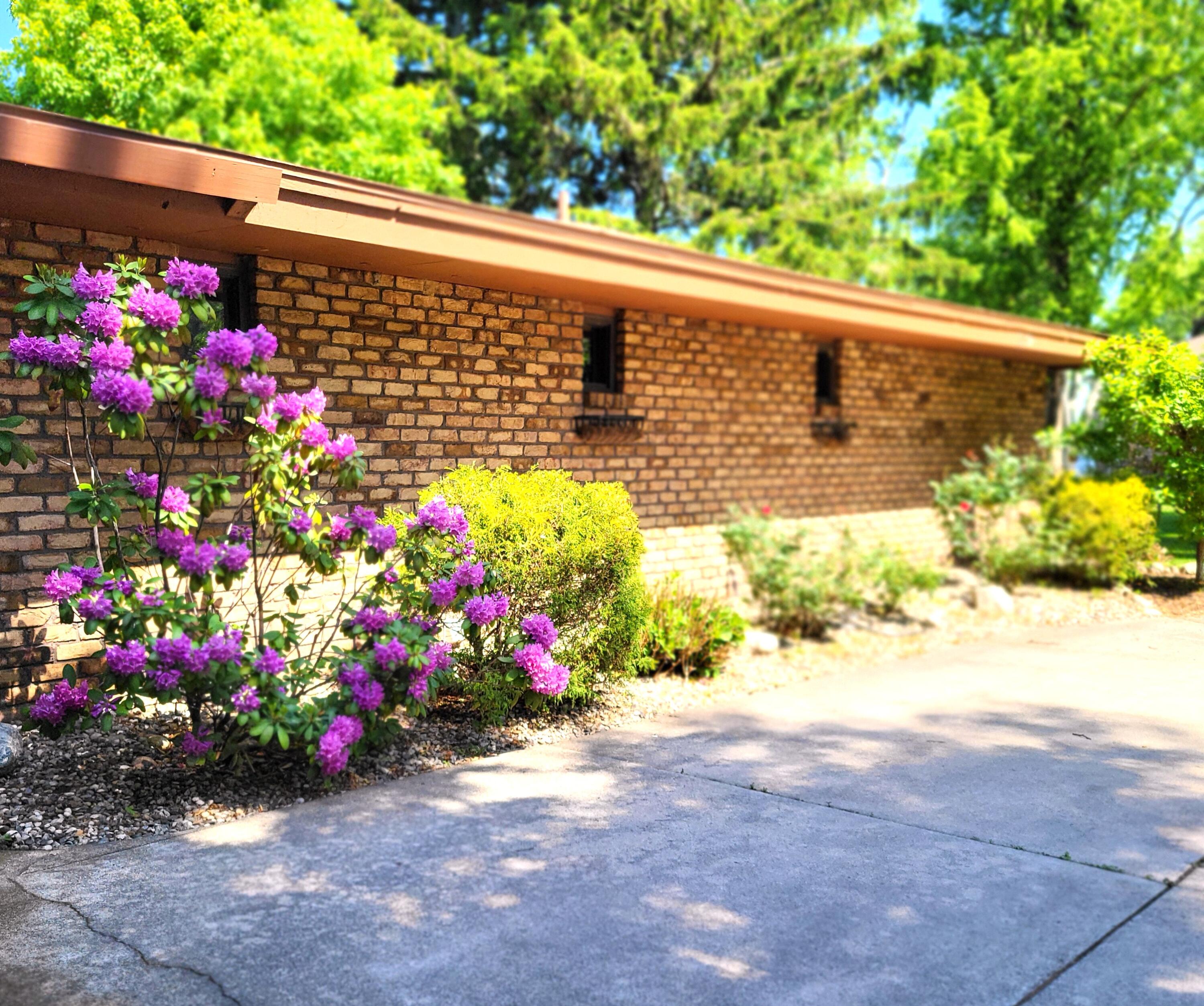 1519 Moccasin Trail Benton Harbor MI 49022