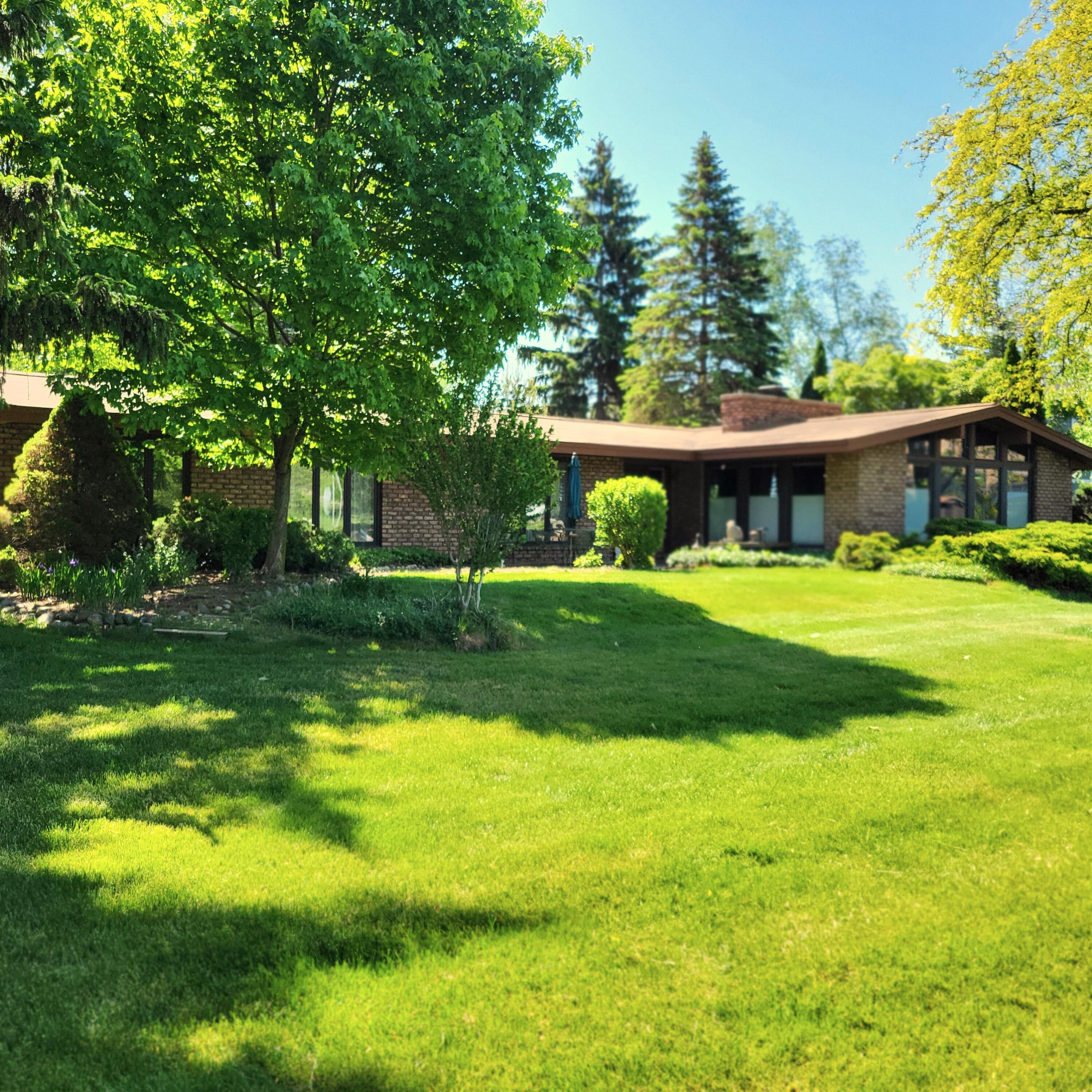 1519 Moccasin Trail Benton Harbor MI 49022