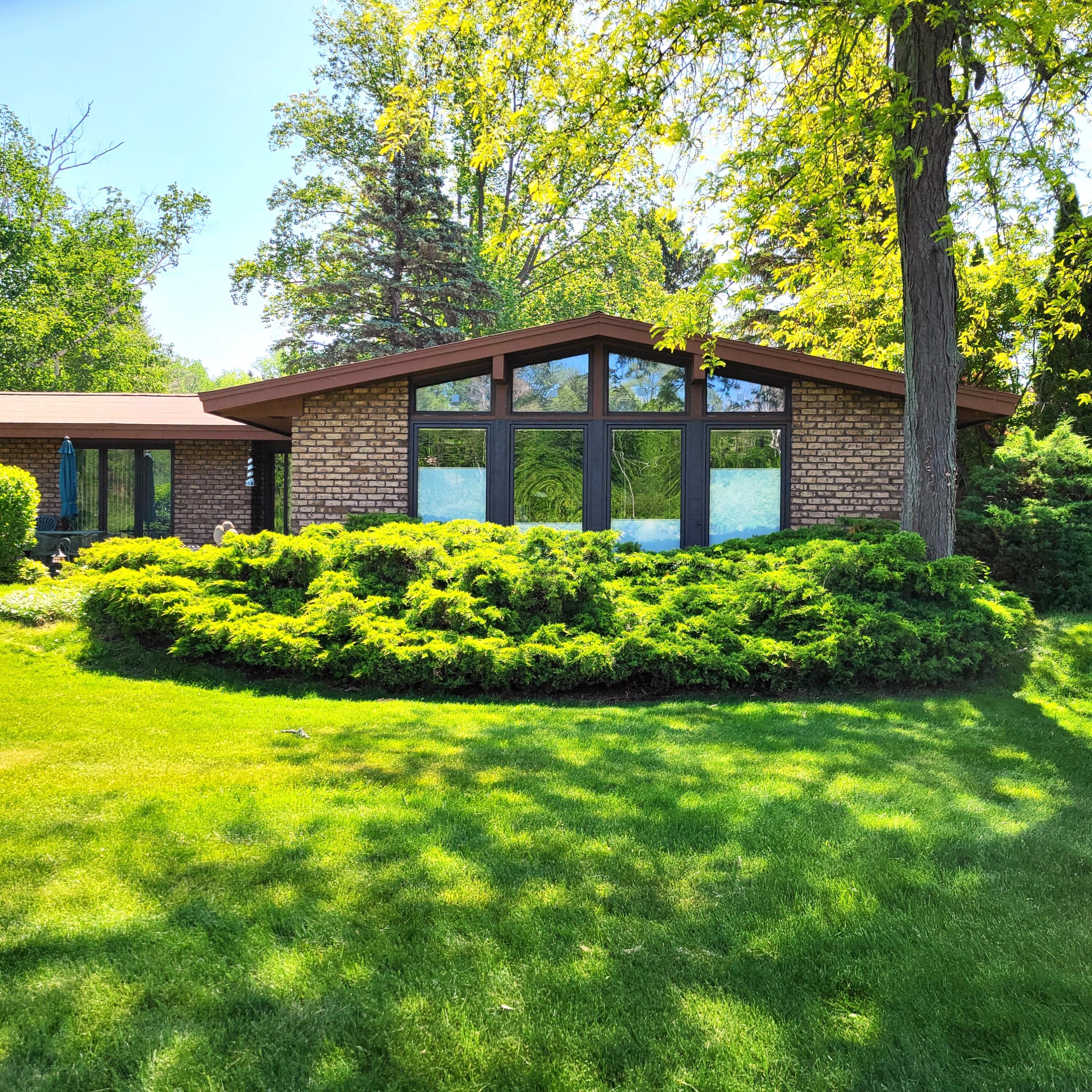 1519 Moccasin Trail Benton Harbor MI 49022