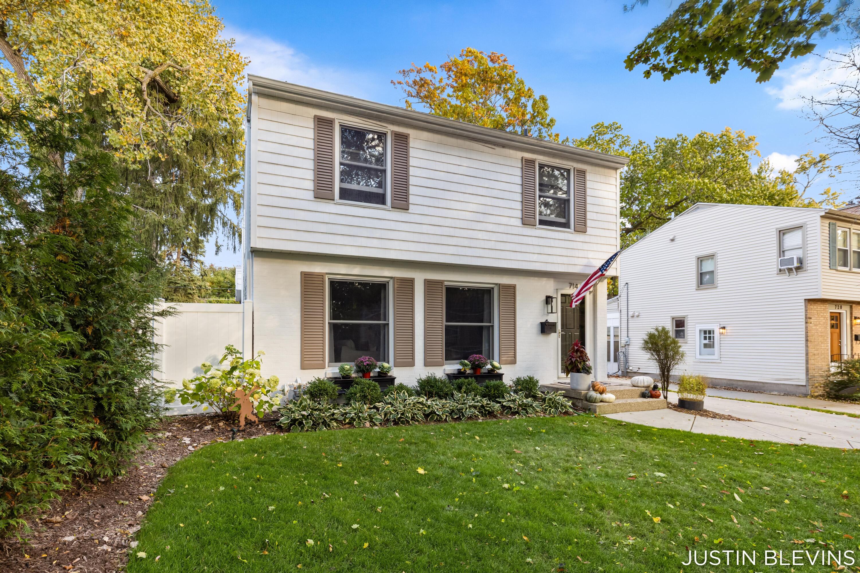 714 Rosewood Avenue SE East Grand Rapids MI 49506