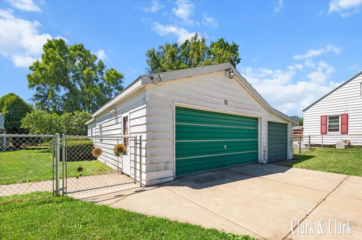 40 41st Street SW Grand Rapids MI 49548