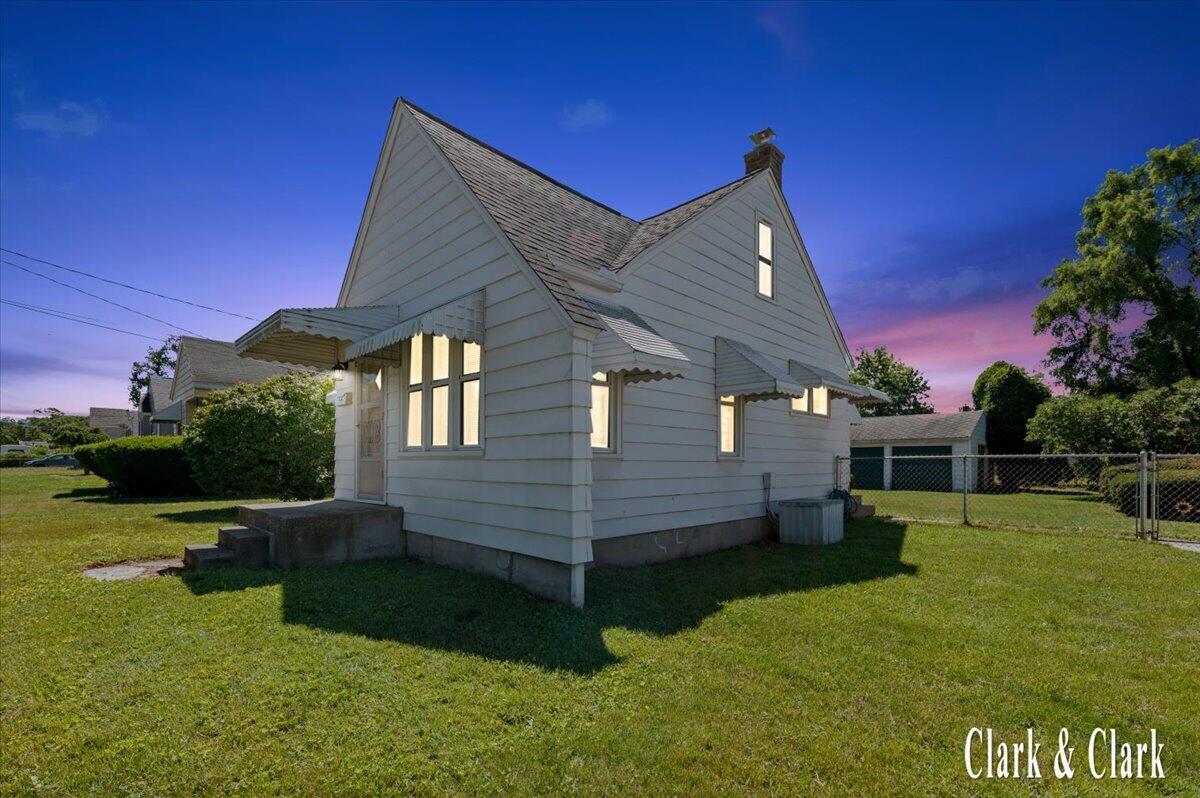 40 41st Street SW Grand Rapids MI 49548