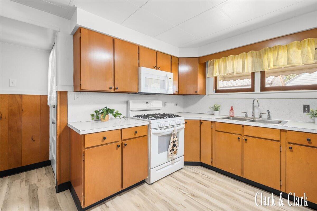 40 41st Street SW Grand Rapids MI 49548