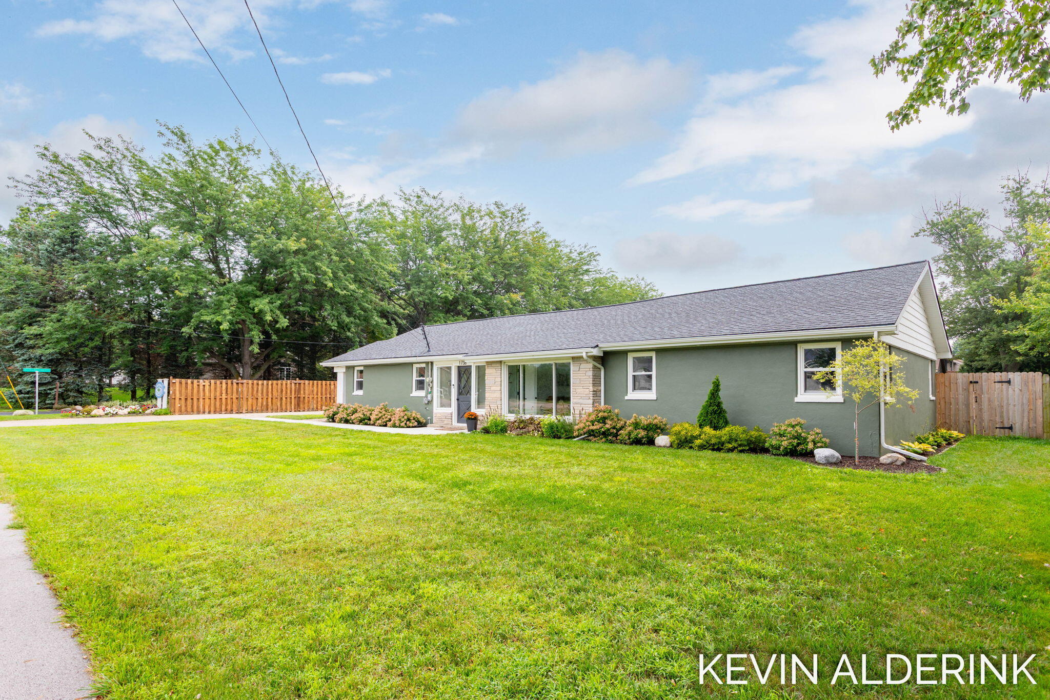1738 92nd Avenue Zeeland MI 49464