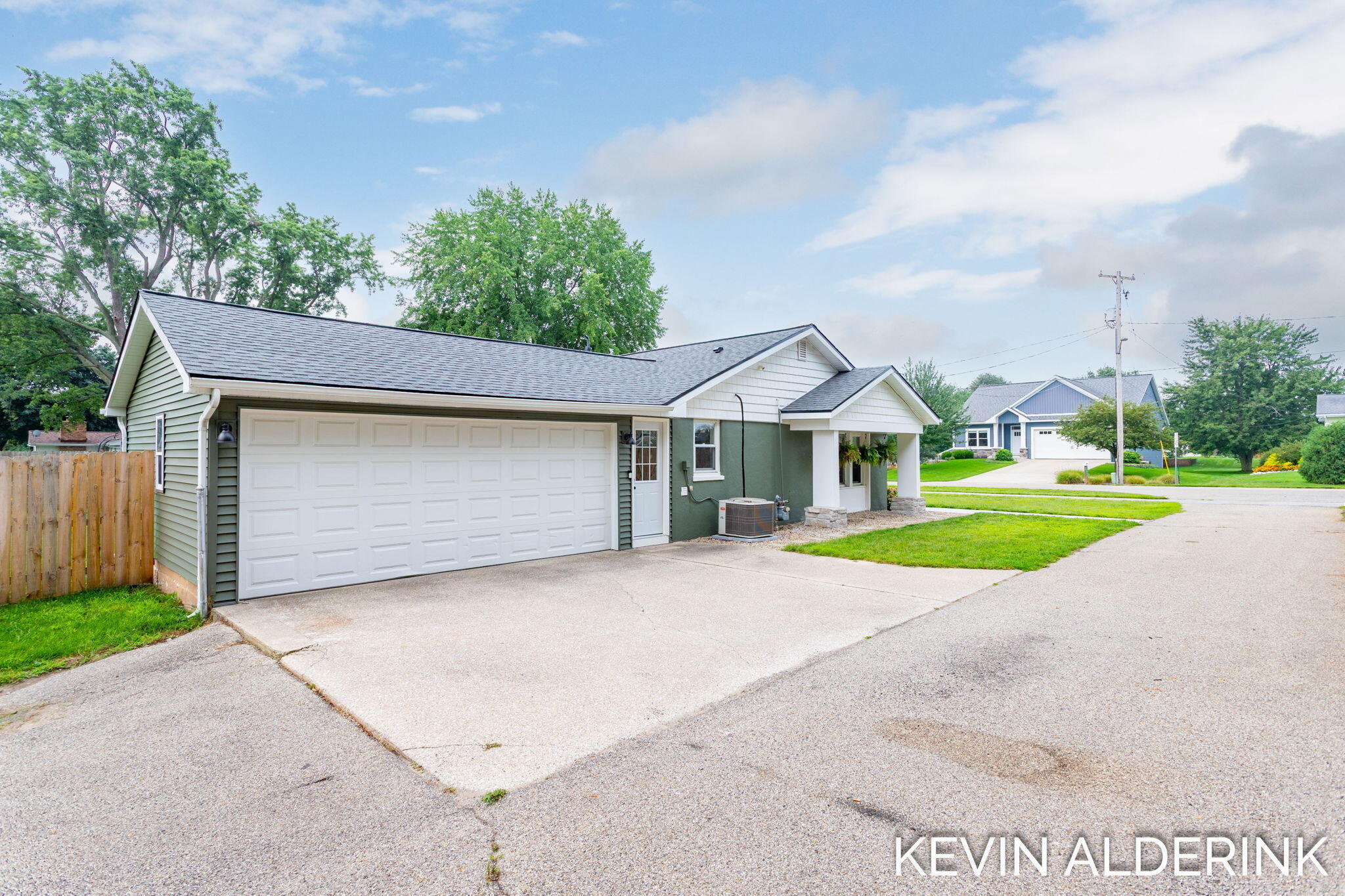 1738 92nd Avenue Zeeland MI 49464