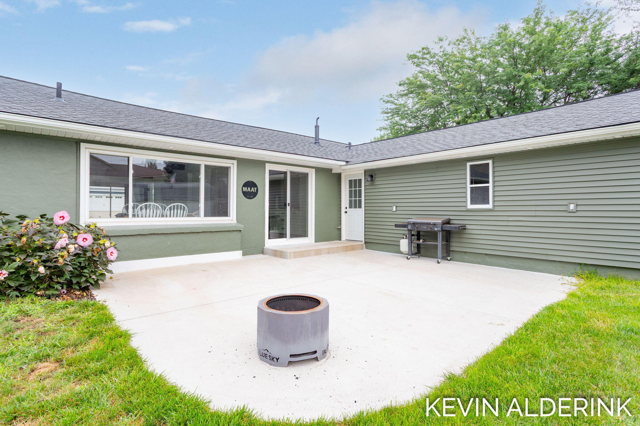 1738 92nd Avenue Zeeland MI 49464