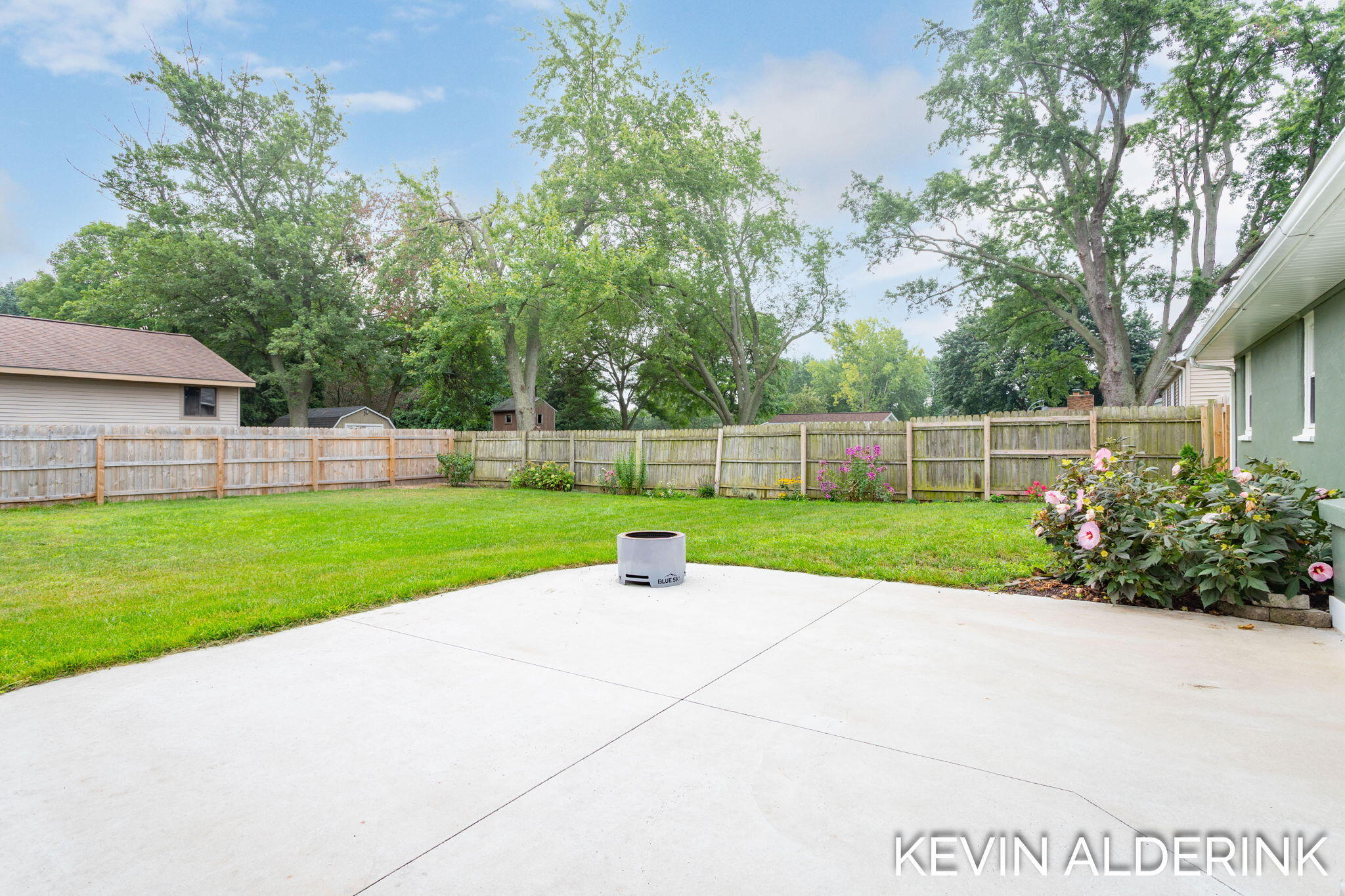 1738 92nd Avenue Zeeland MI 49464