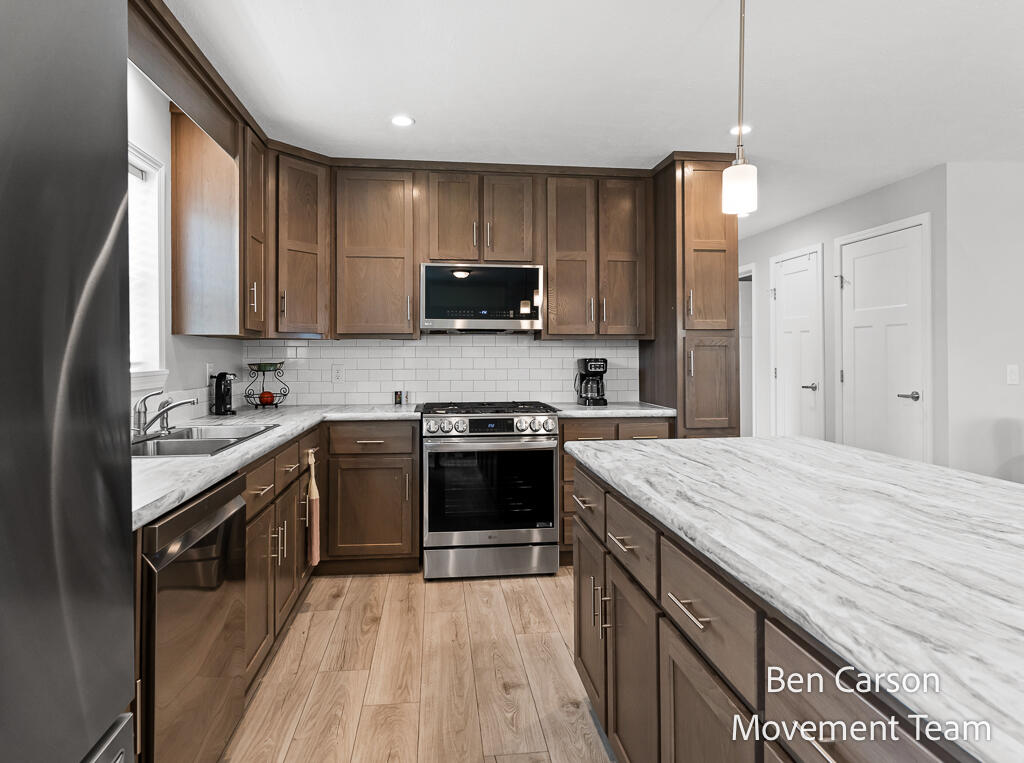 5227 Floral Wood Lane Holland MI 49423