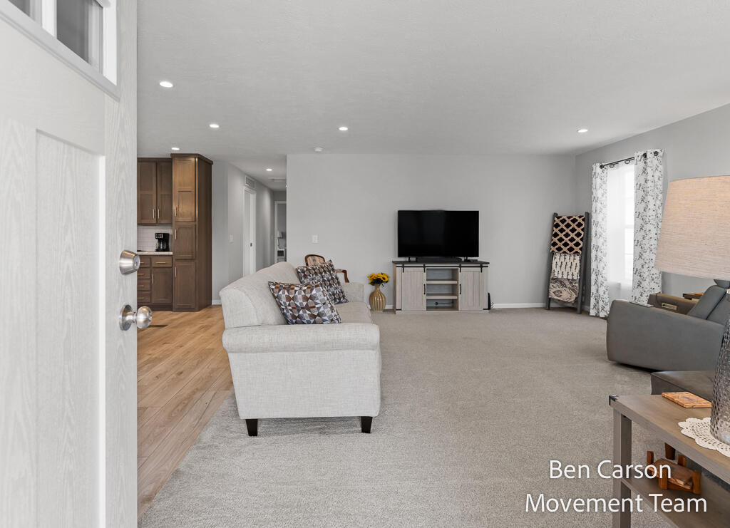 5227 Floral Wood Lane Holland MI 49423