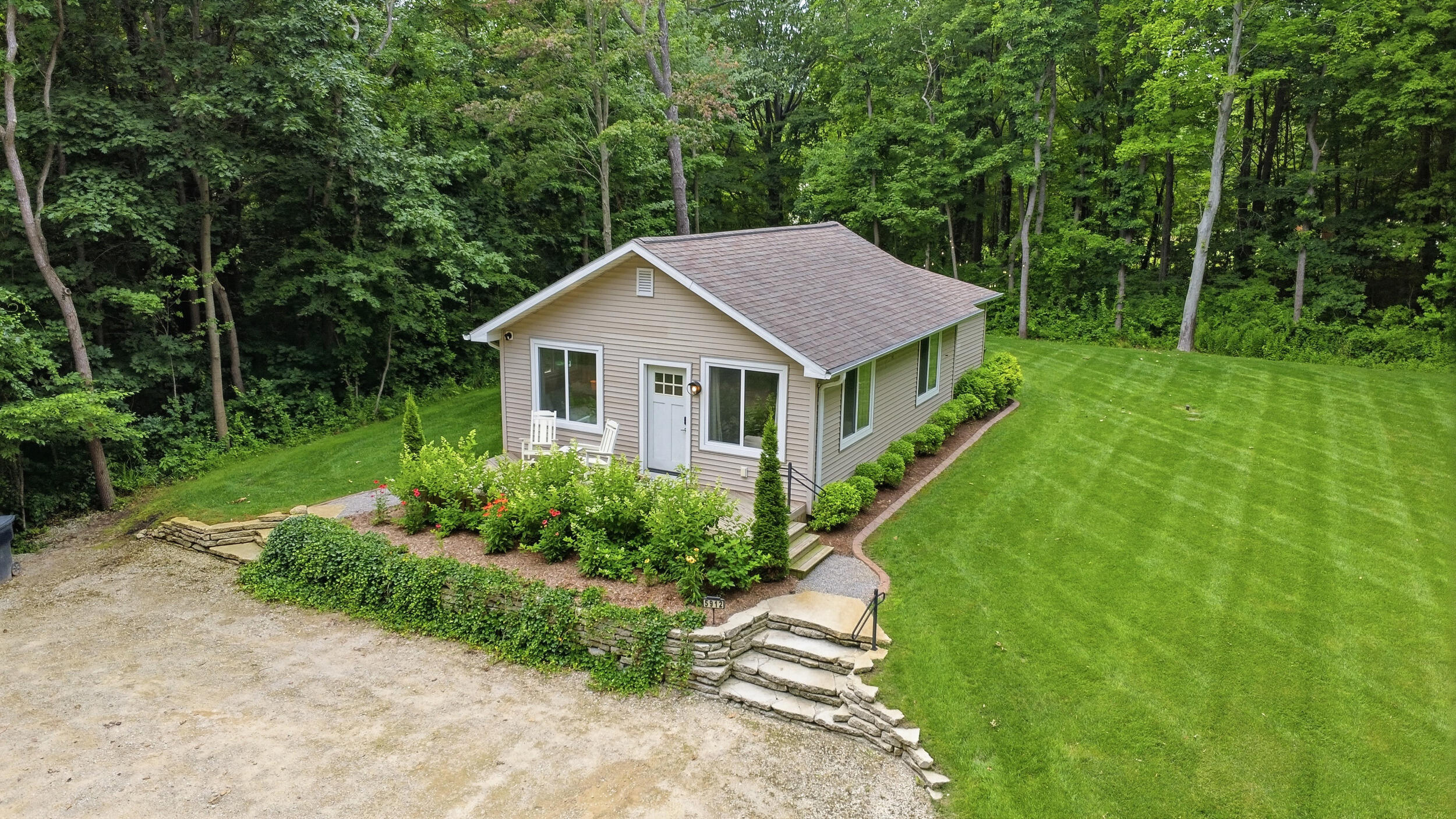 5912 Madison Street Coloma MI 49038