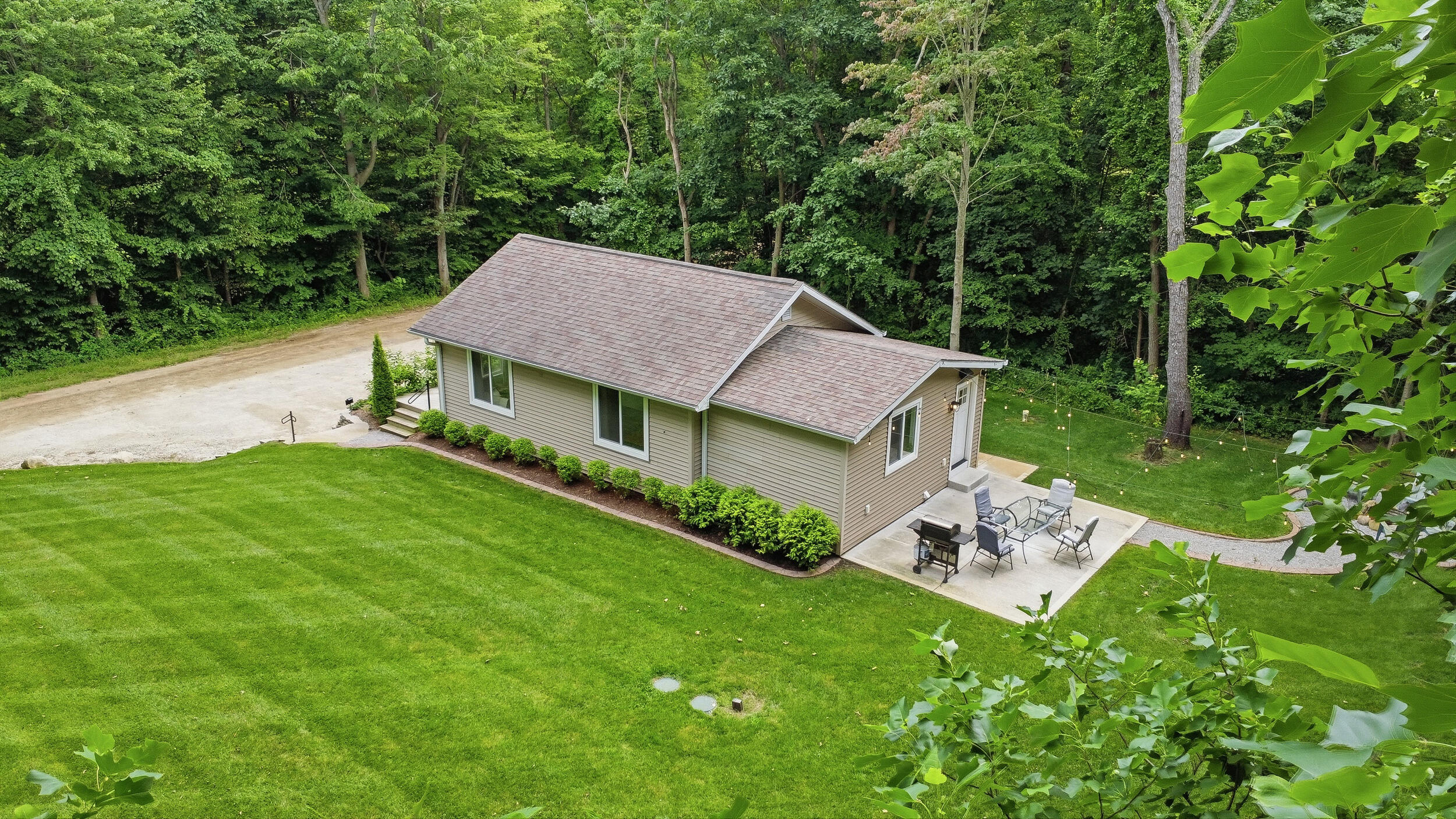 5912 Madison Street Coloma MI 49038