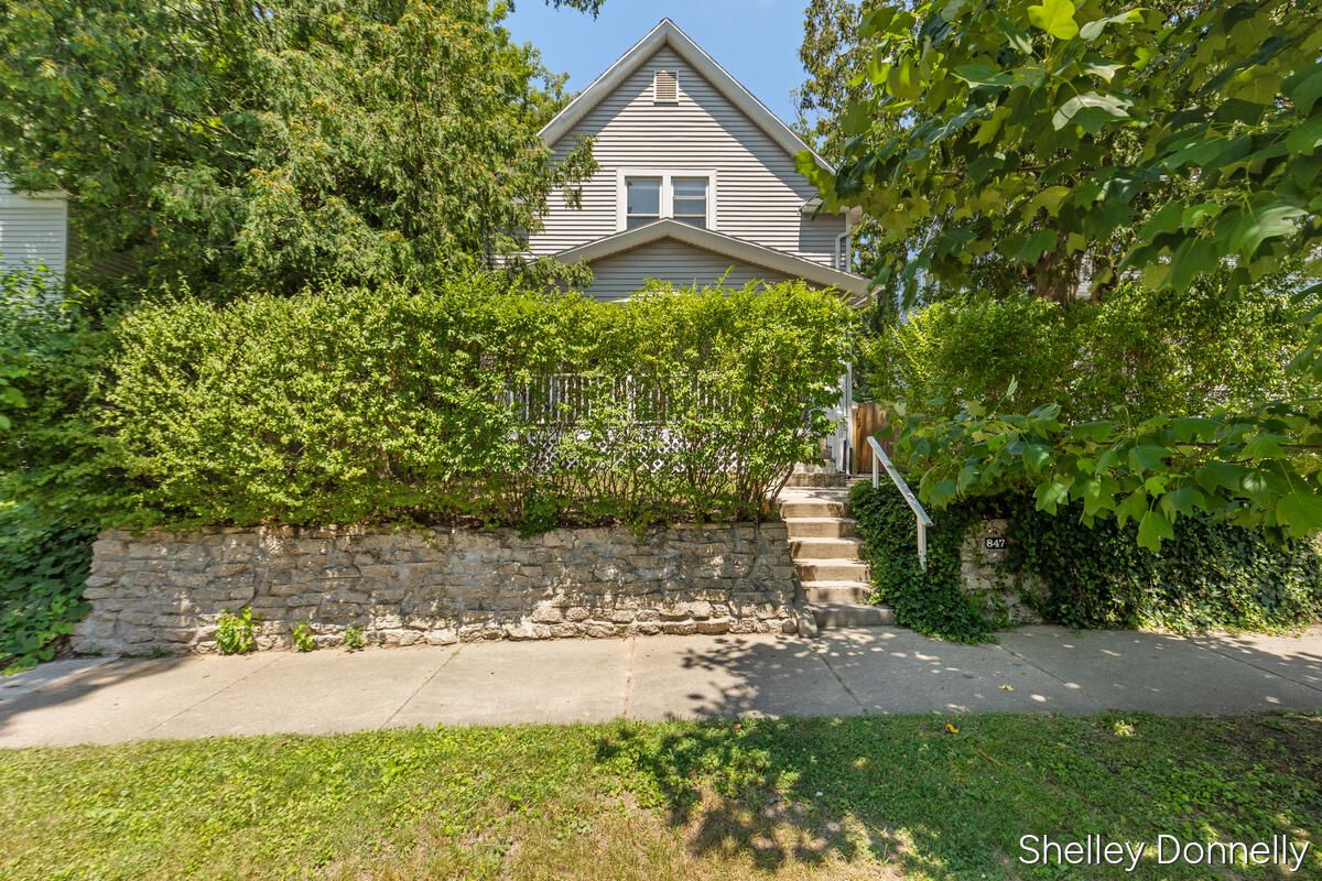 847 Innes Street NE Grand Rapids MI 49503