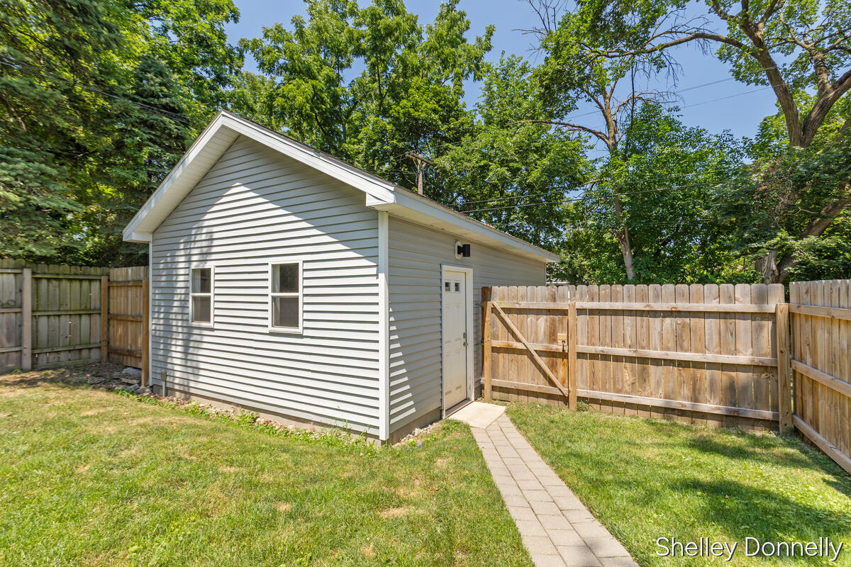 847 Innes Street NE Grand Rapids MI 49503