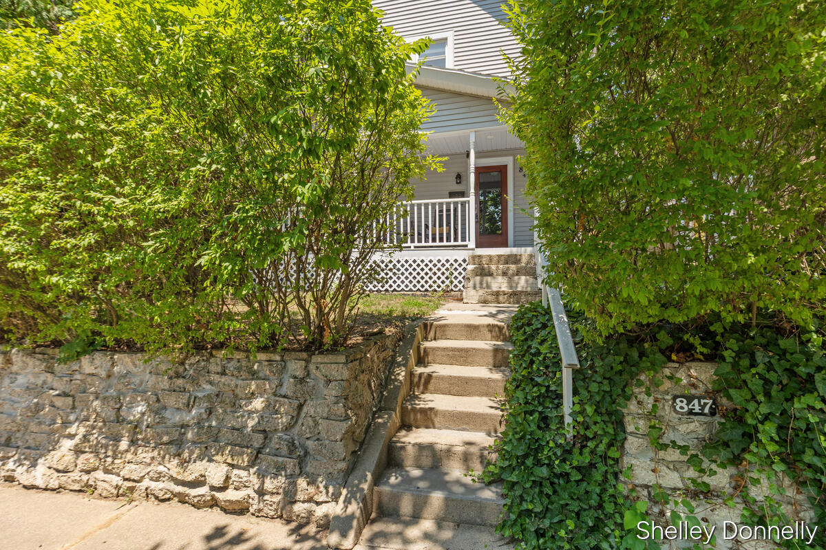 847 Innes Street NE Grand Rapids MI 49503