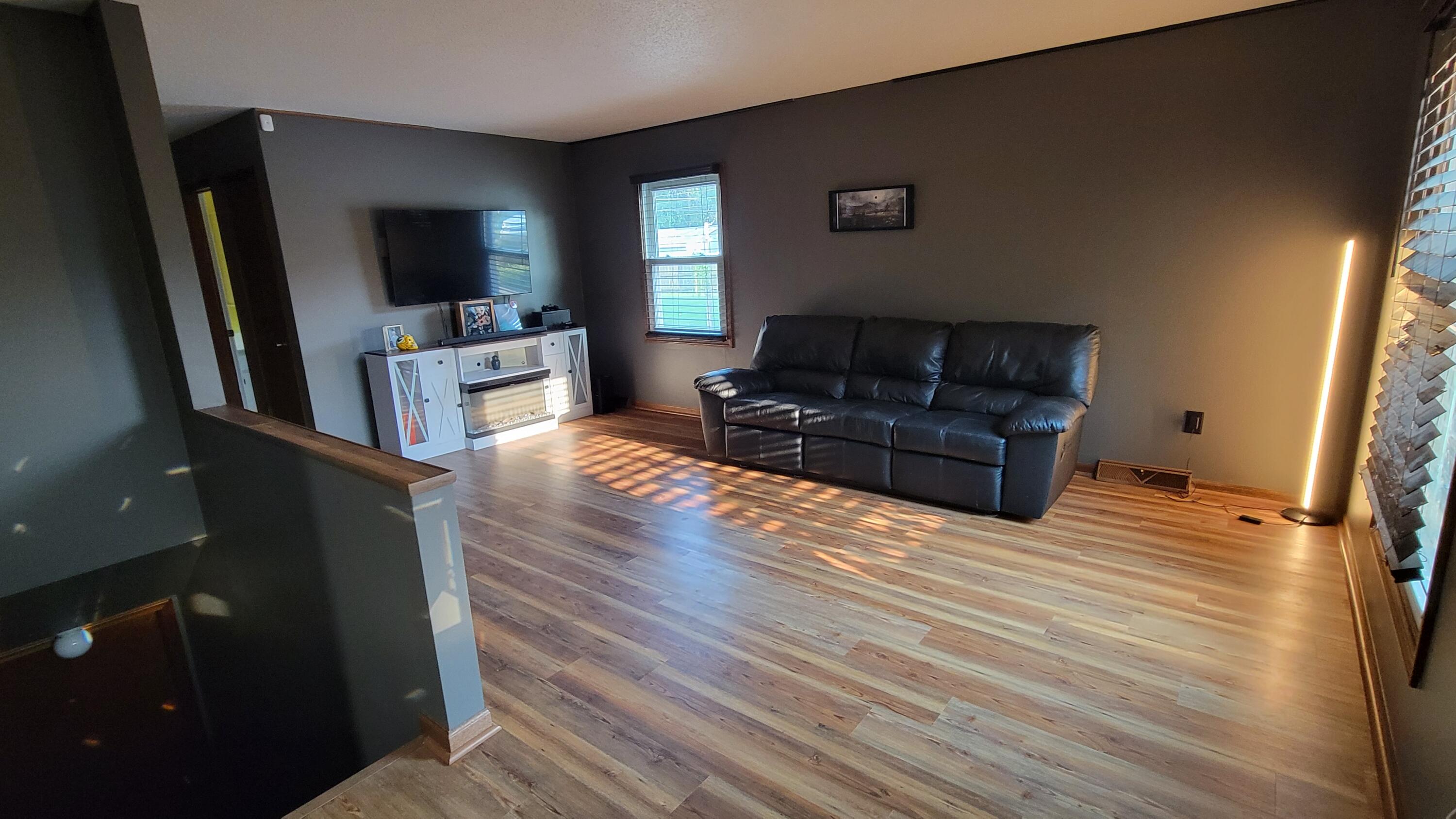 512 Faircrest Avenue NW Grand Rapids MI 49534