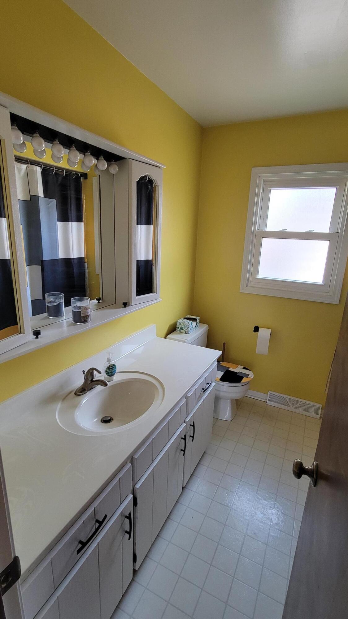 512 Faircrest Avenue NW Grand Rapids MI 49534