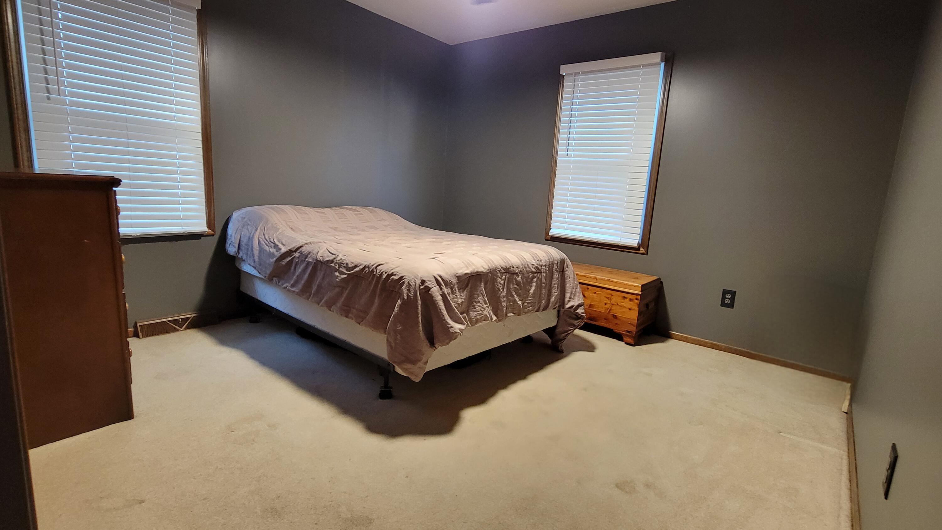 512 Faircrest Avenue NW Grand Rapids MI 49534