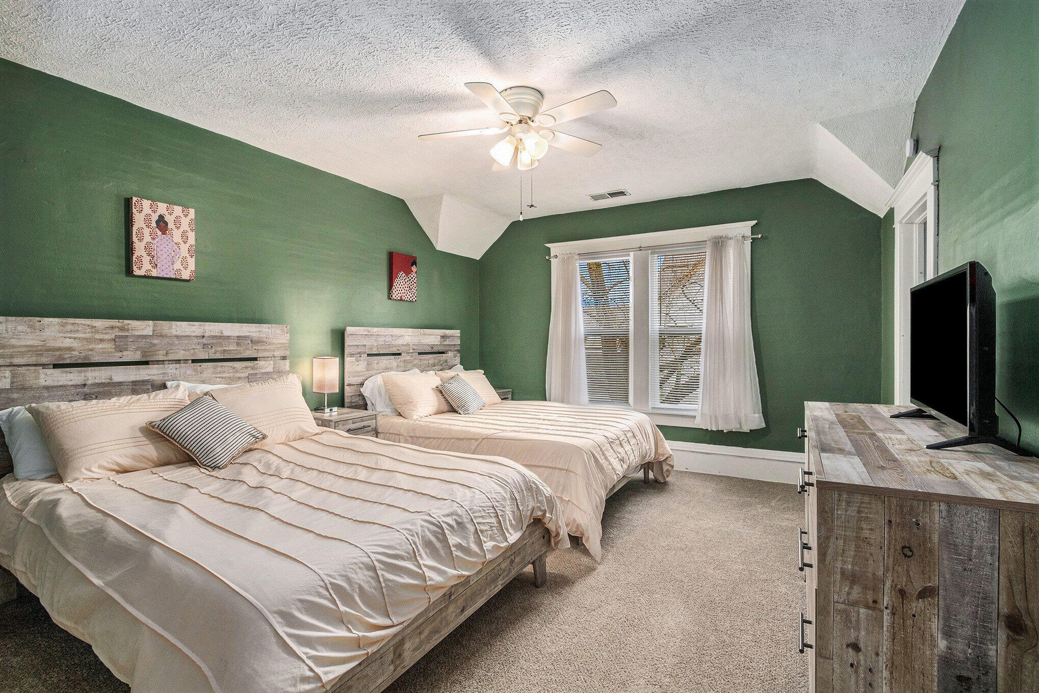 22 W Ash Street Three Oaks MI 49128