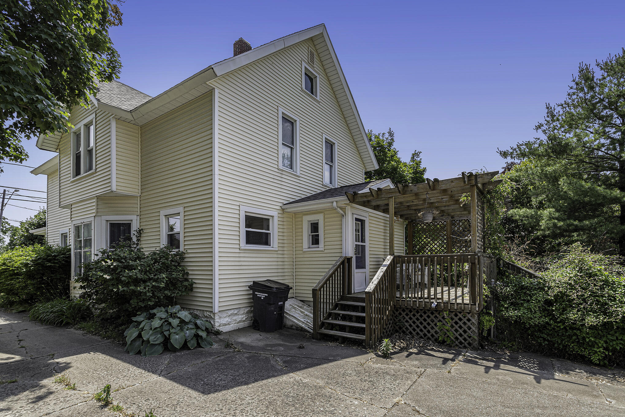22 W Ash Street Three Oaks MI 49128