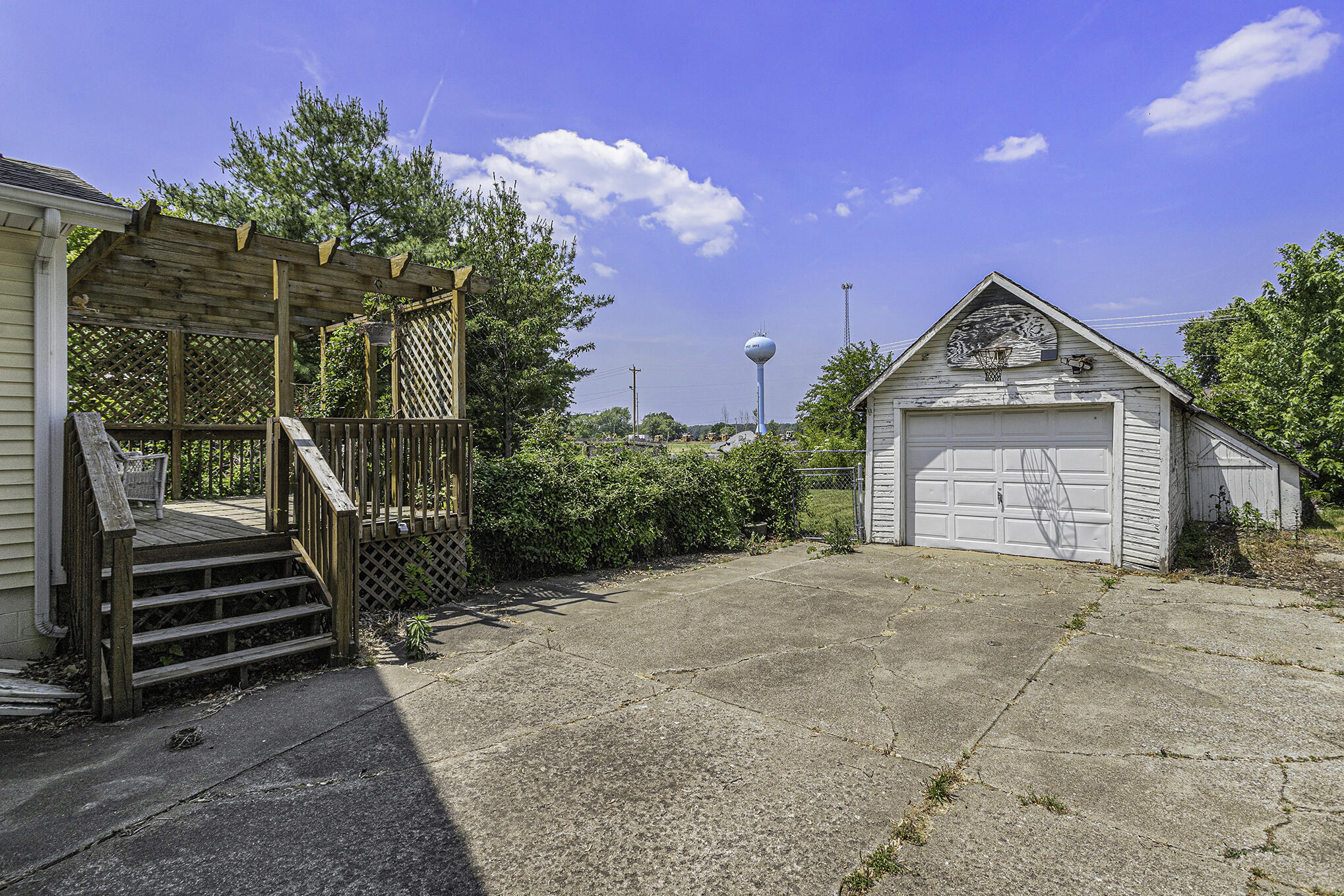 22 W Ash Street Three Oaks MI 49128