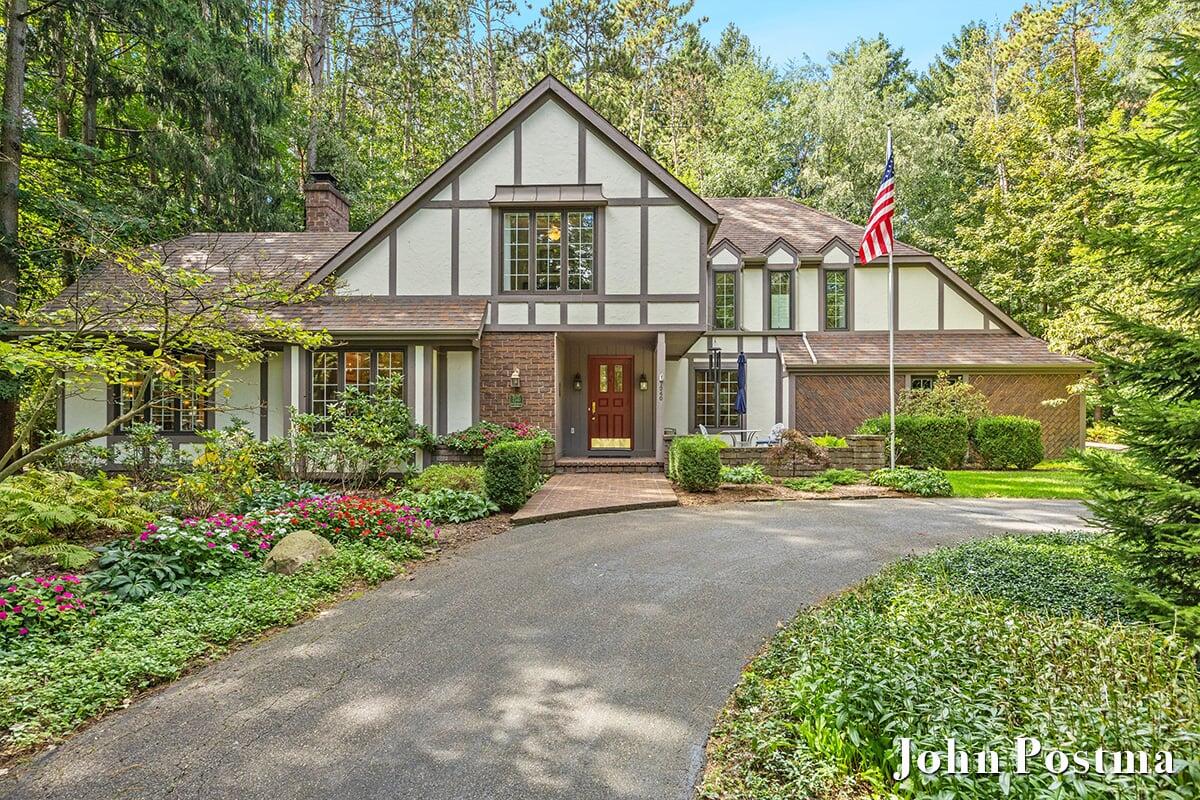 7340 Oliver Woods Drive SE Grand Rapids MI 49546