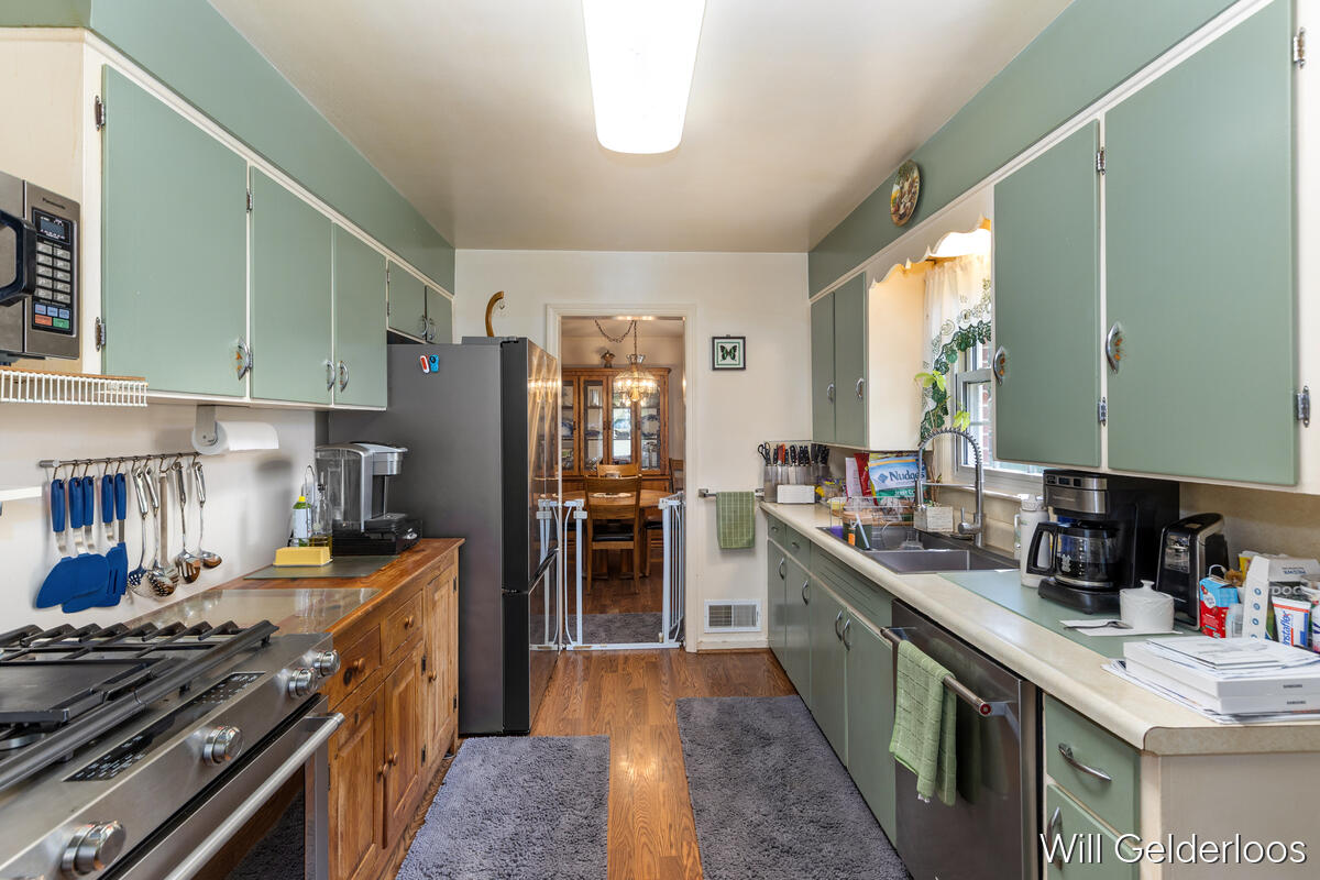 559 Shawmut Boulevard NW Grand Rapids MI 49504