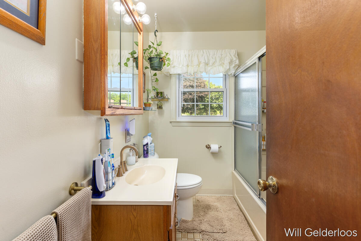559 Shawmut Boulevard NW Grand Rapids MI 49504