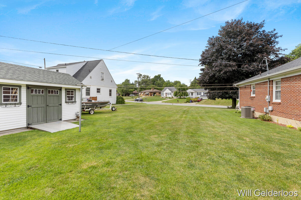 559 Shawmut Boulevard NW Grand Rapids MI 49504