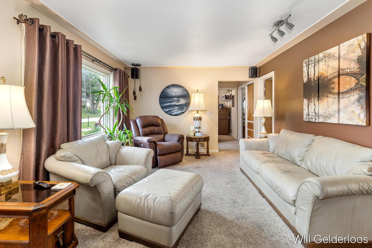 559 Shawmut Boulevard NW Grand Rapids MI 49504