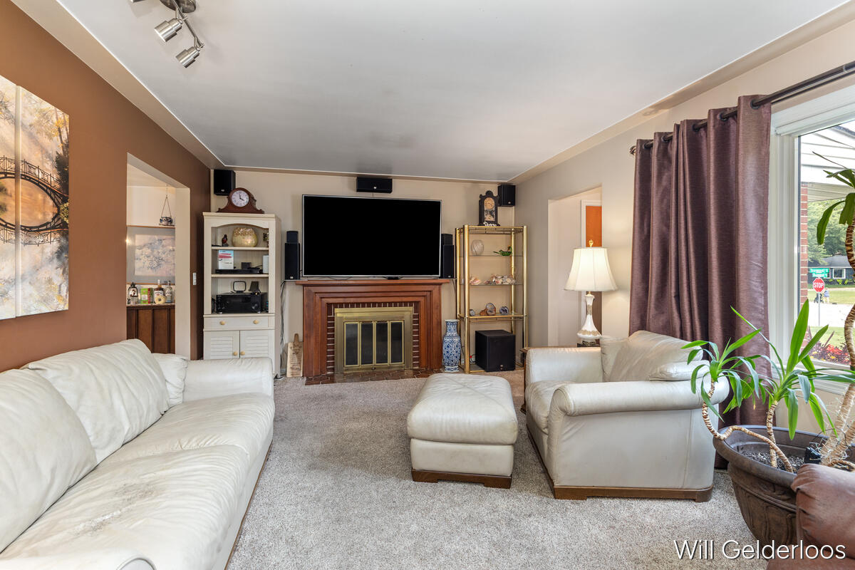 559 Shawmut Boulevard NW Grand Rapids MI 49504