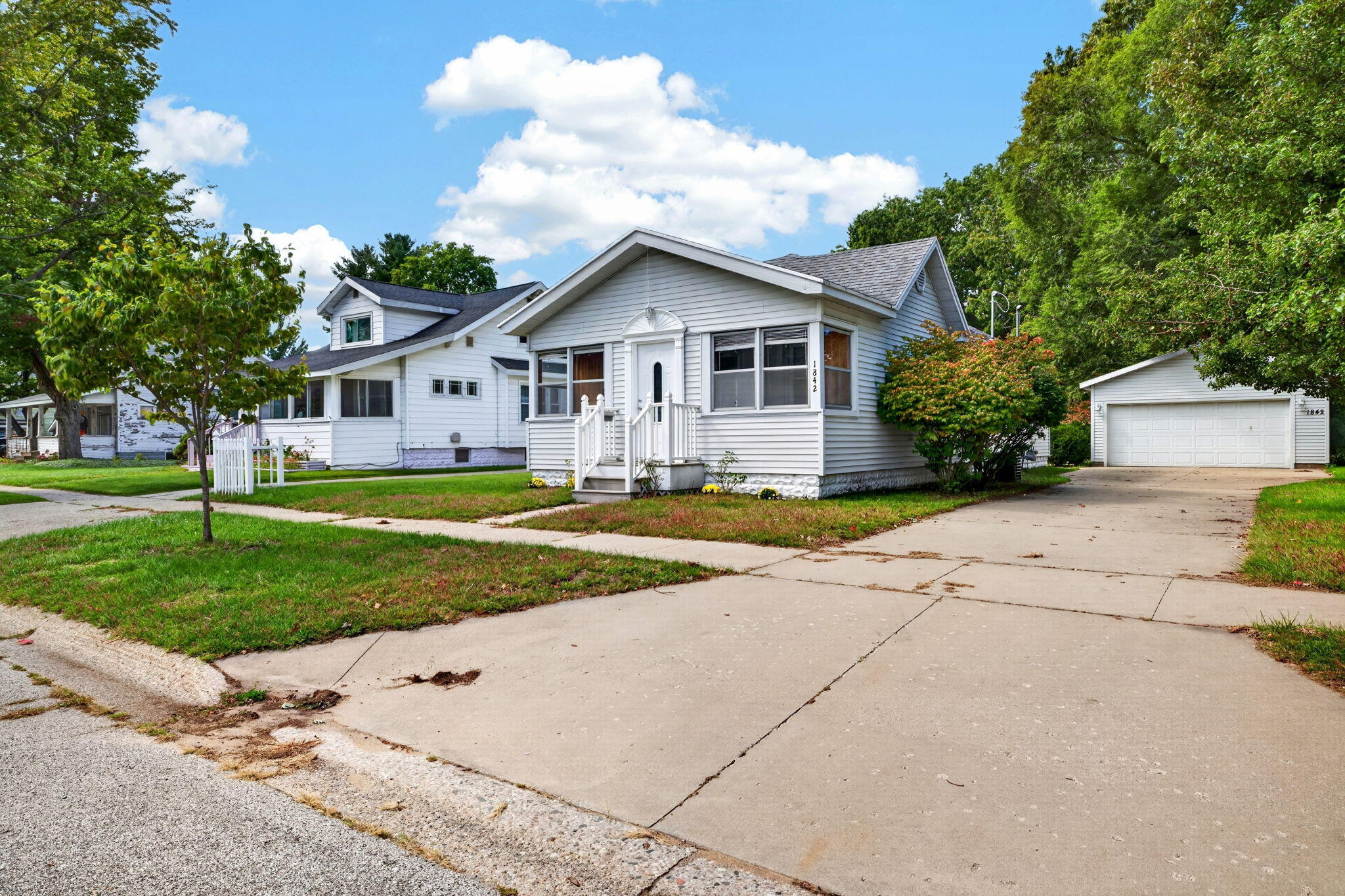 1842 Mills Avenue Muskegon MI 49445
